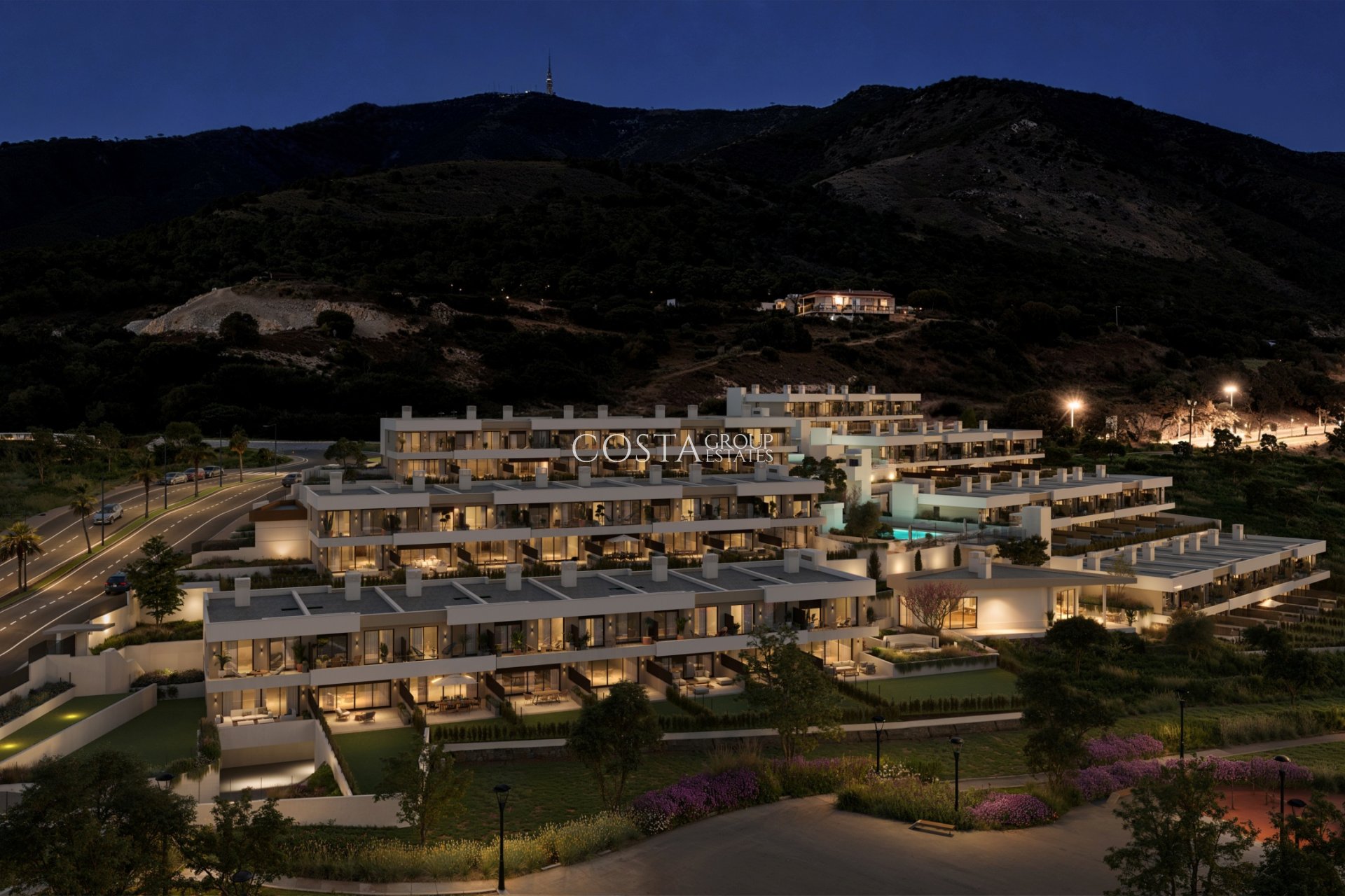 Nowy budynek - Willa -
Fuengirola