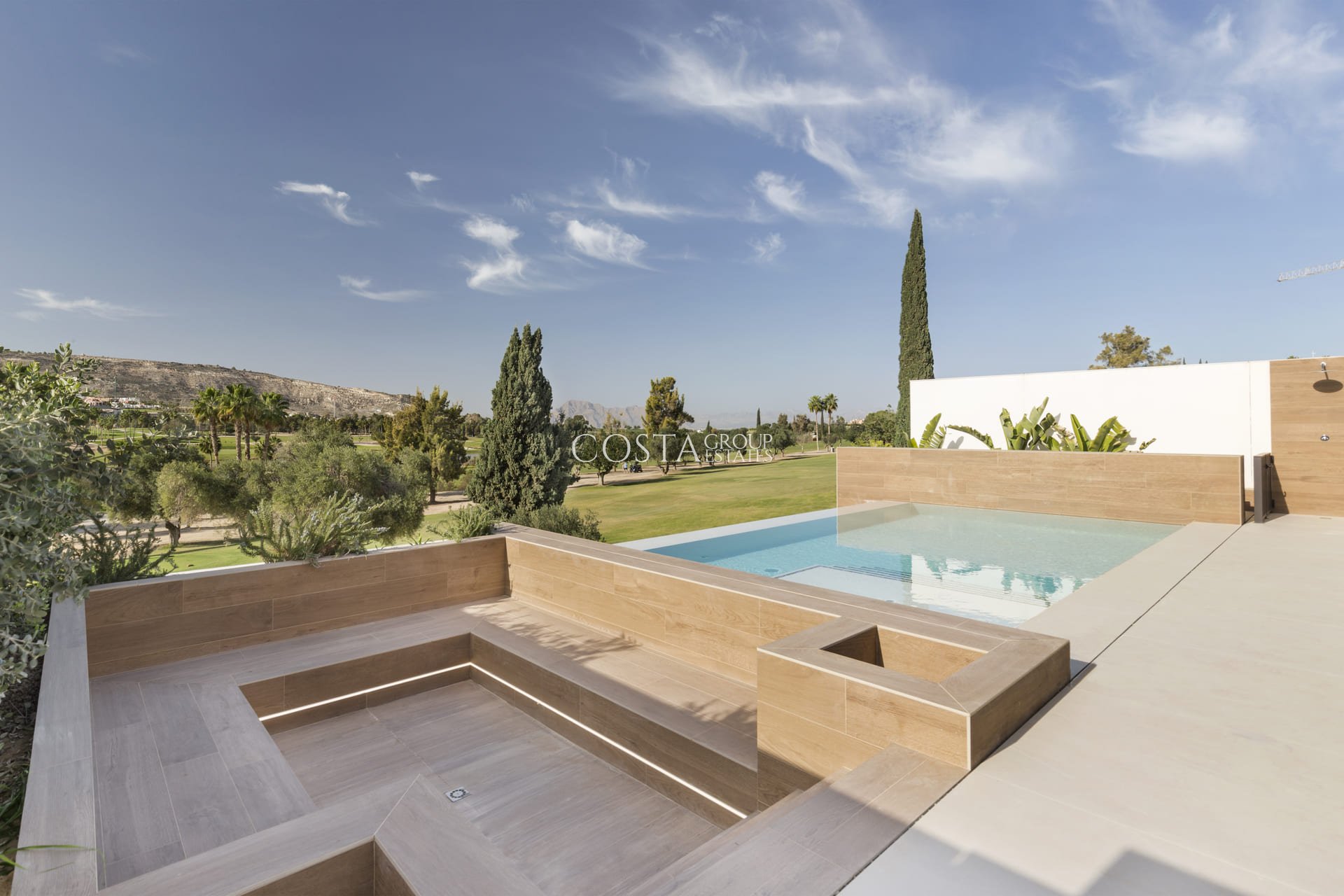 Nowy budynek - Willa -
La Finca Golf