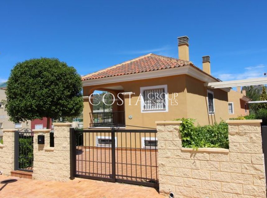 Nowy budynek - Willa -
La Romana