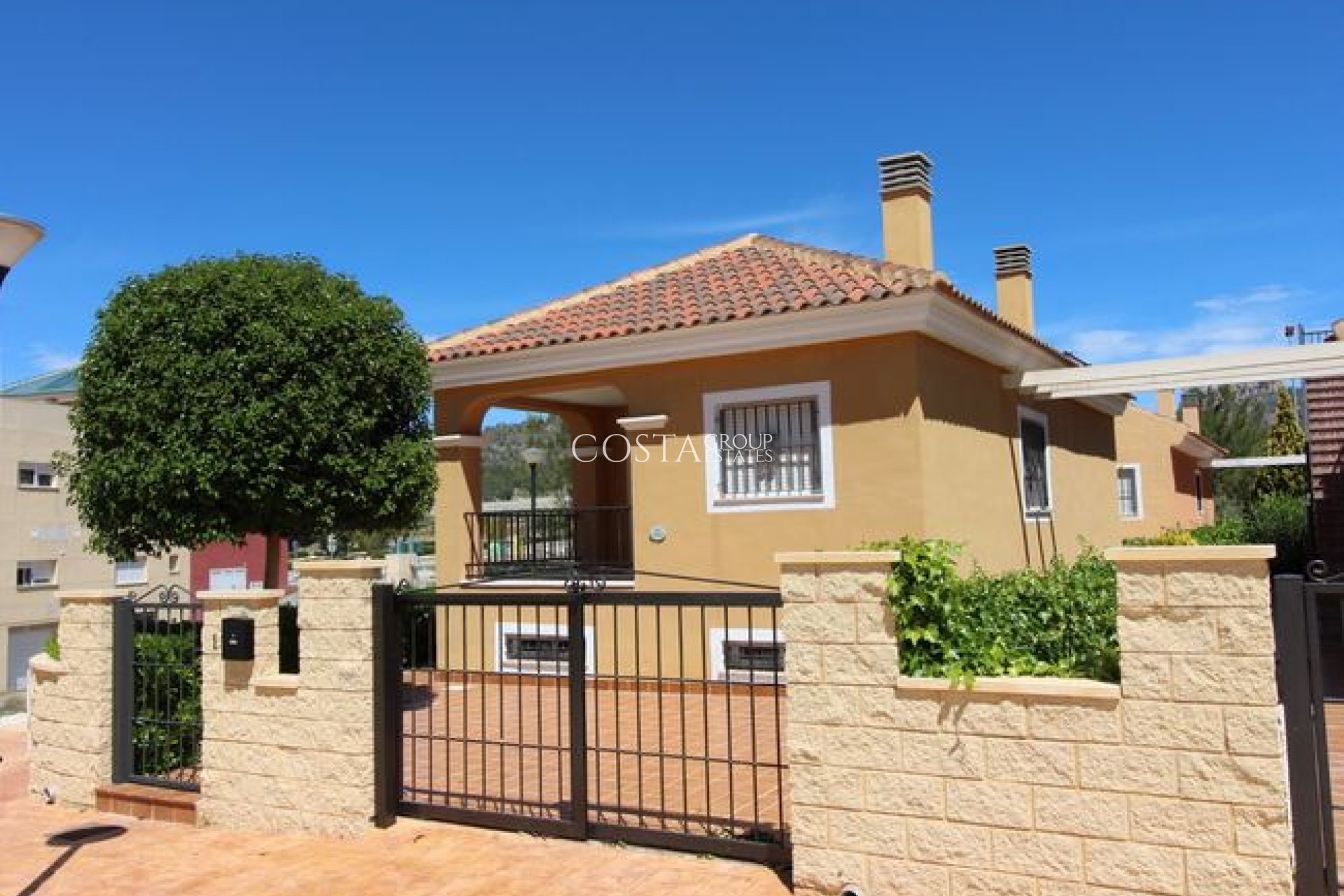 Nowy budynek - Willa -
La Romana