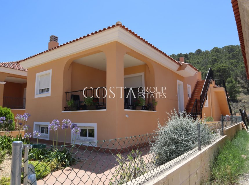 Nowy budynek - Willa -
La Romana