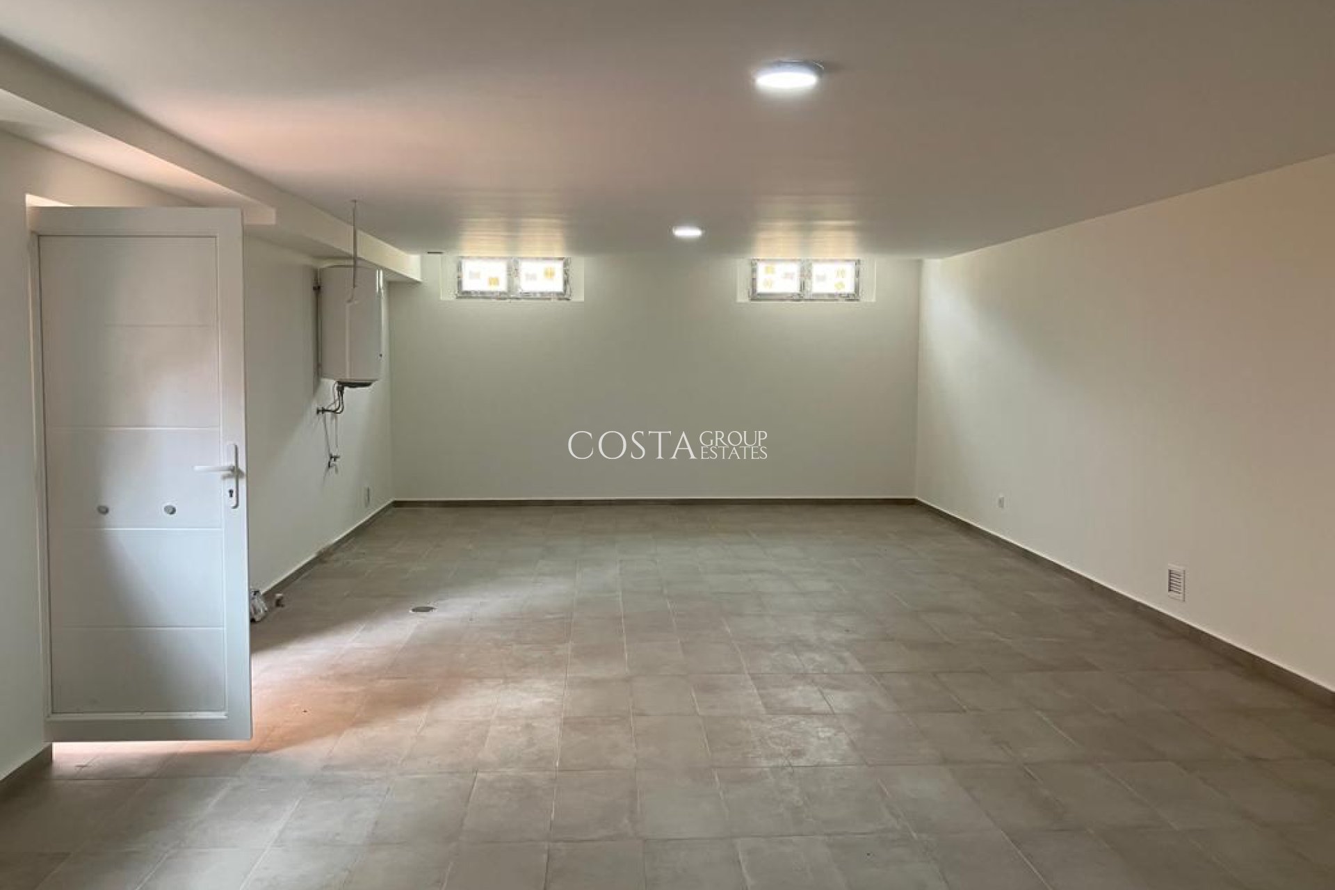 Nowy budynek - Willa -
La Romana