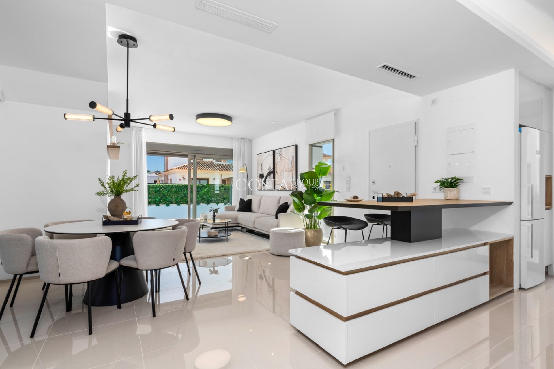 Nowy budynek - Willa -
Los Alcazares - Los Alcázares