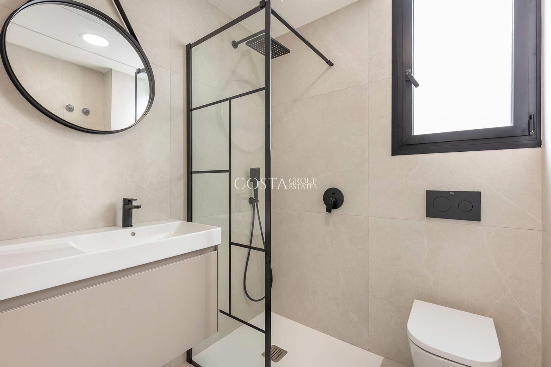 Nowy budynek - Willa -
Los Alcazares - Los Alcázares