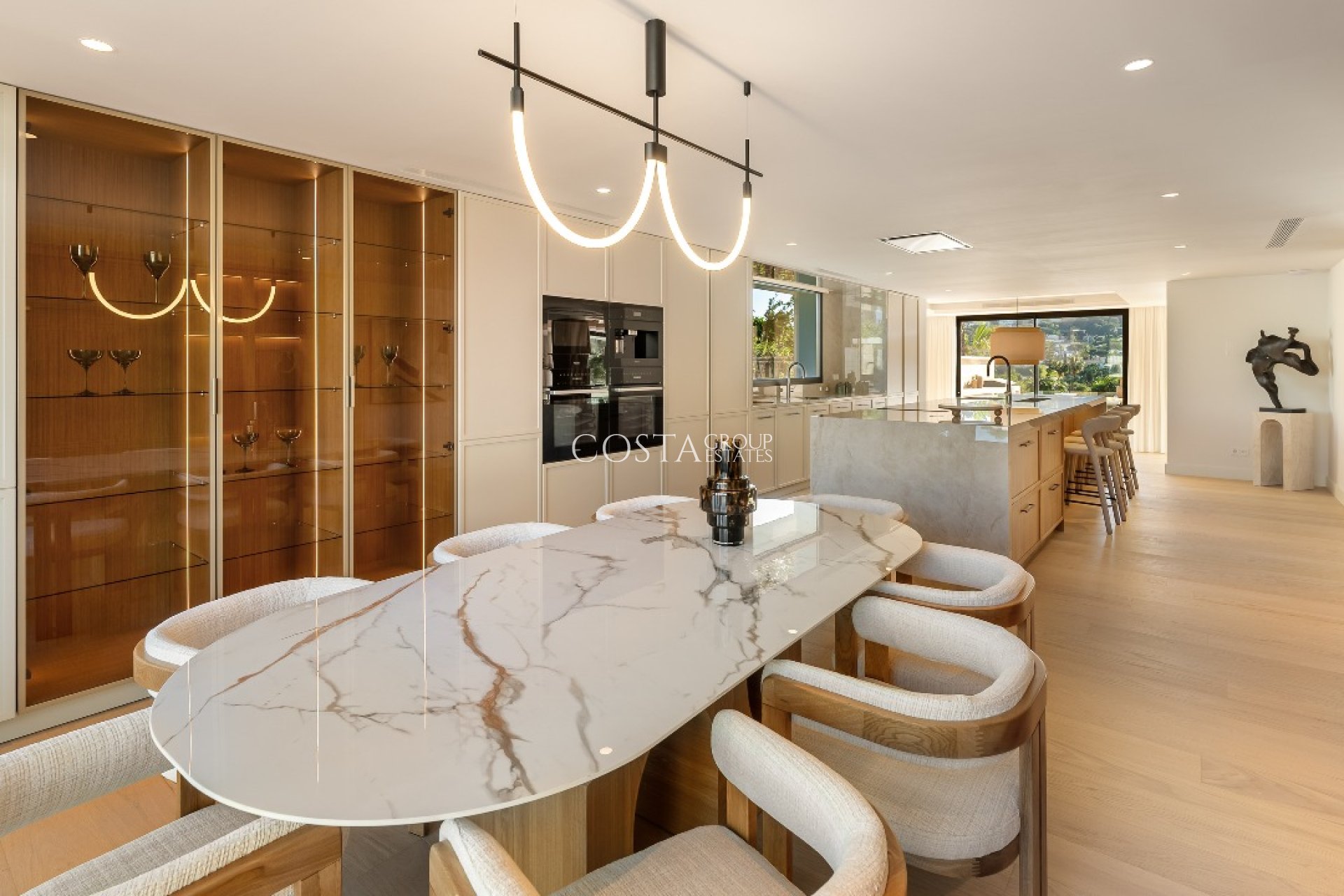 Nowy budynek - Willa -
Marbella