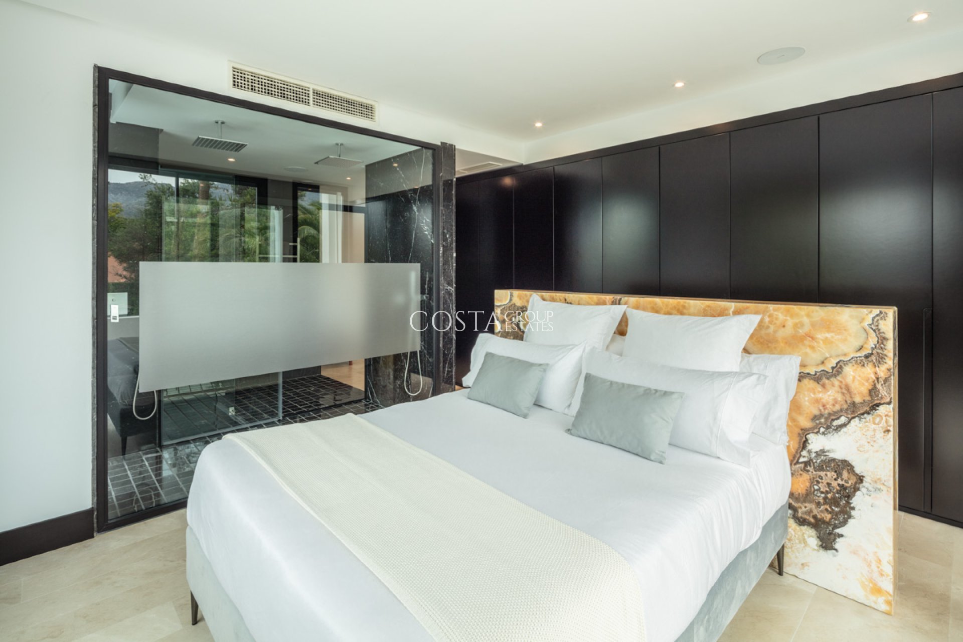 Nowy budynek - Willa -
Marbella