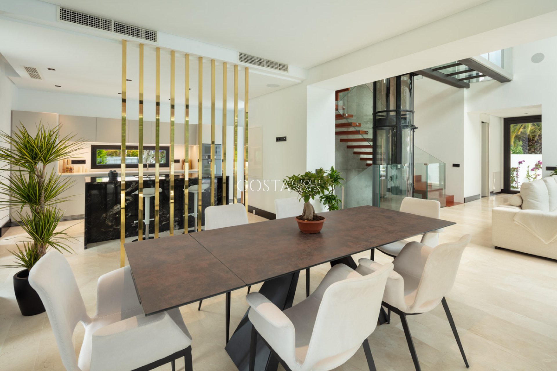 Nowy budynek - Willa -
Marbella