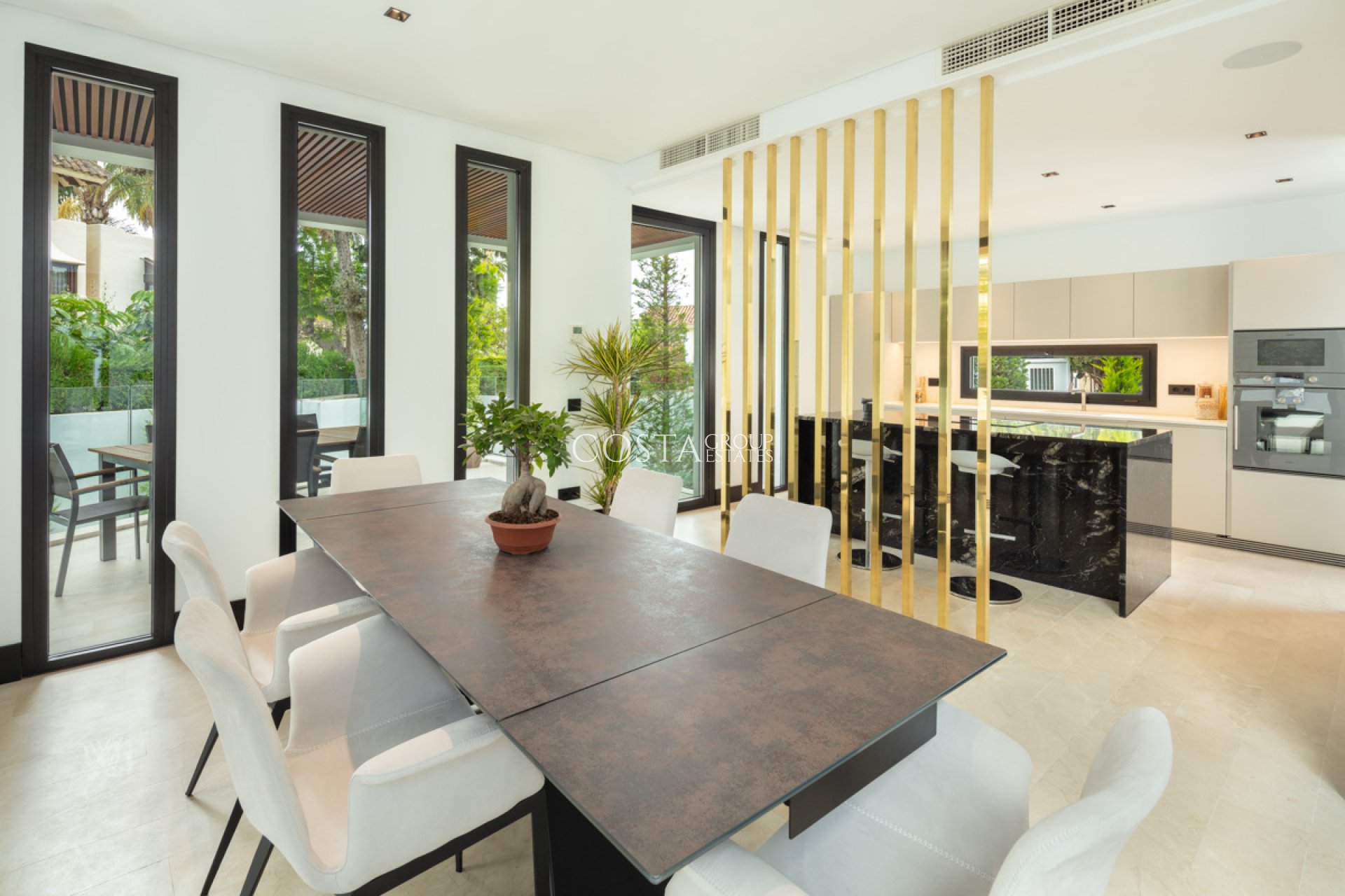 Nowy budynek - Willa -
Marbella