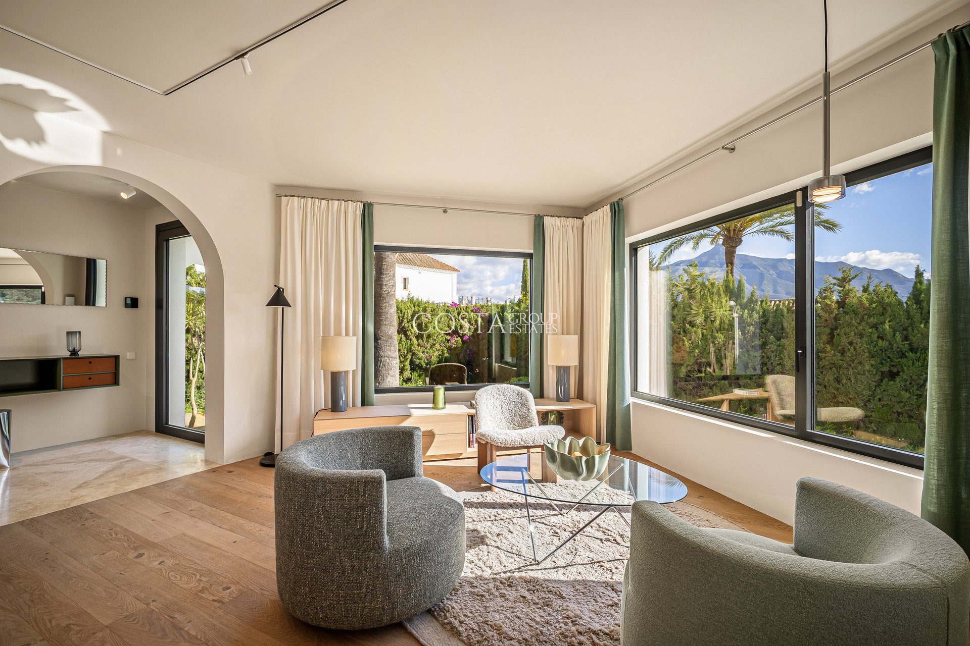 Nowy budynek - Willa -
Marbella