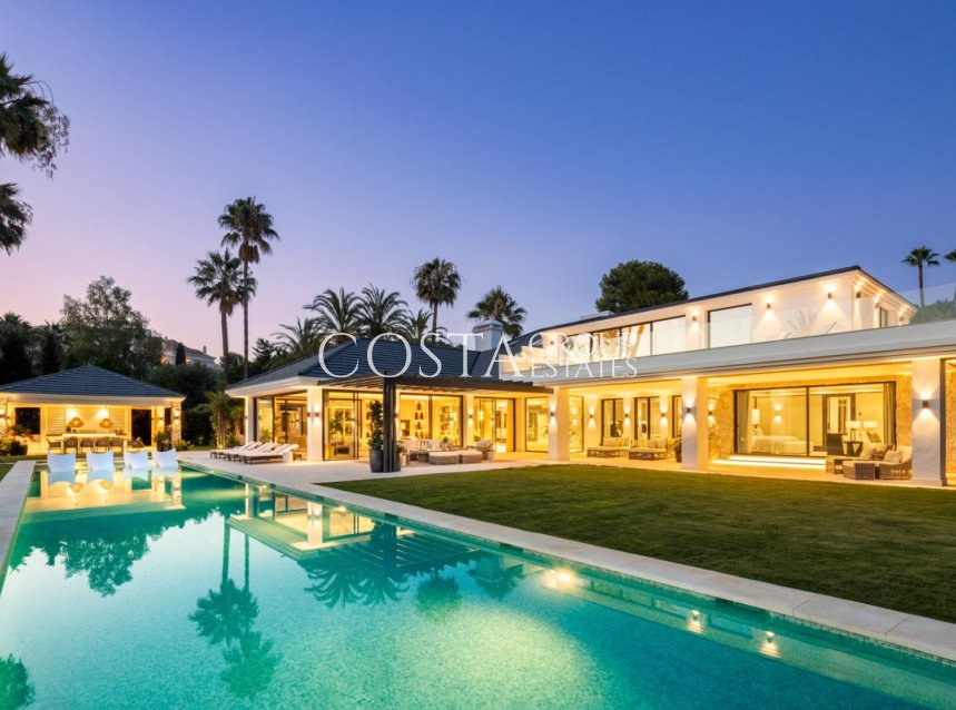 Nowy budynek - Willa -
Marbella
