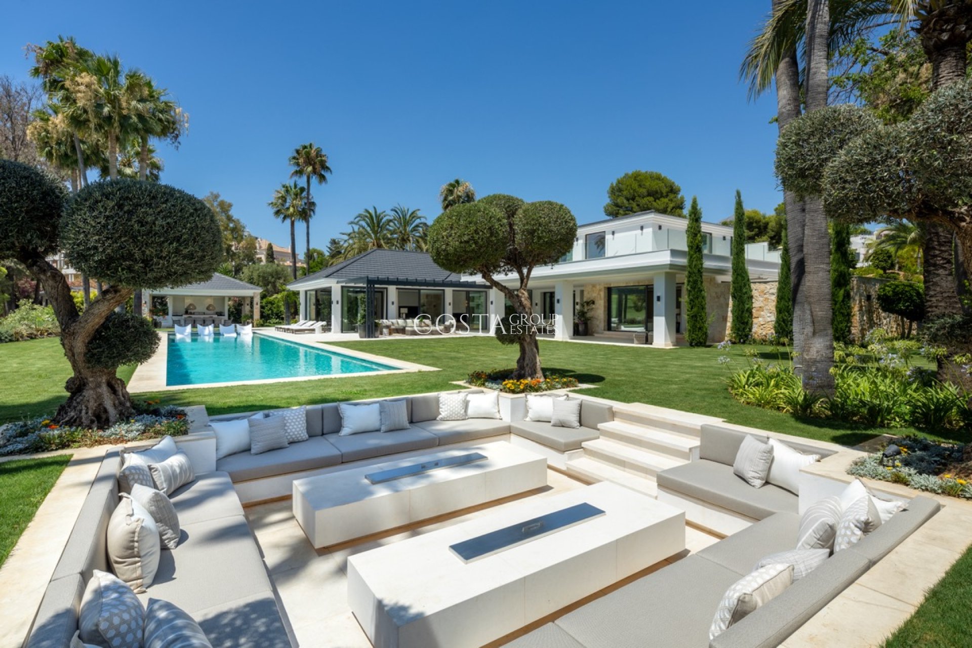 Nowy budynek - Willa -
Marbella