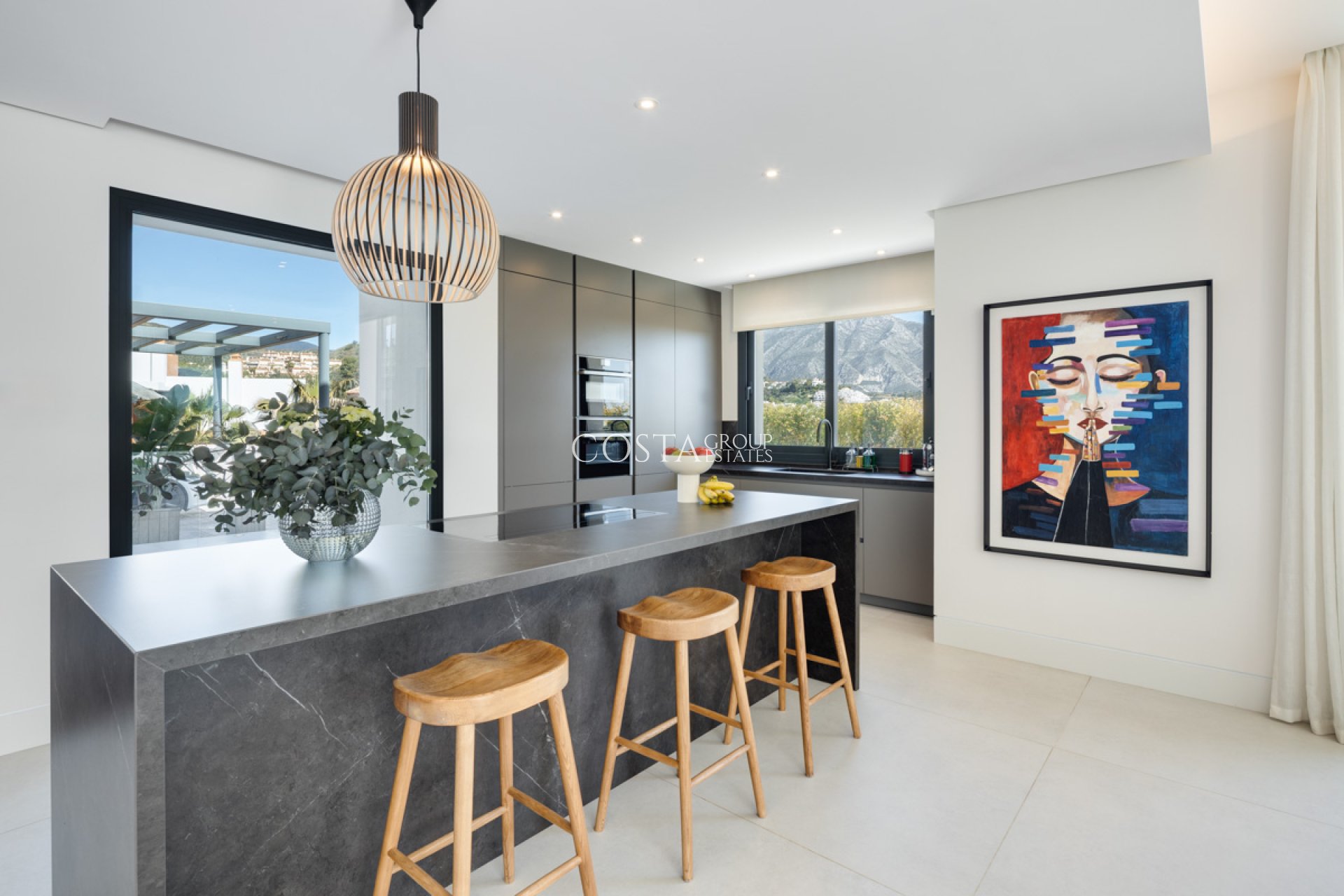 Nowy budynek - Willa -
Marbella