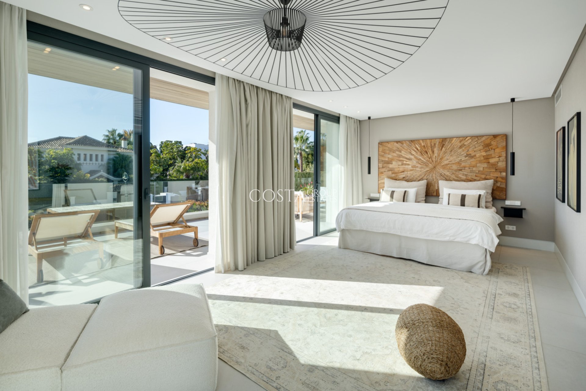 Nowy budynek - Willa -
Marbella