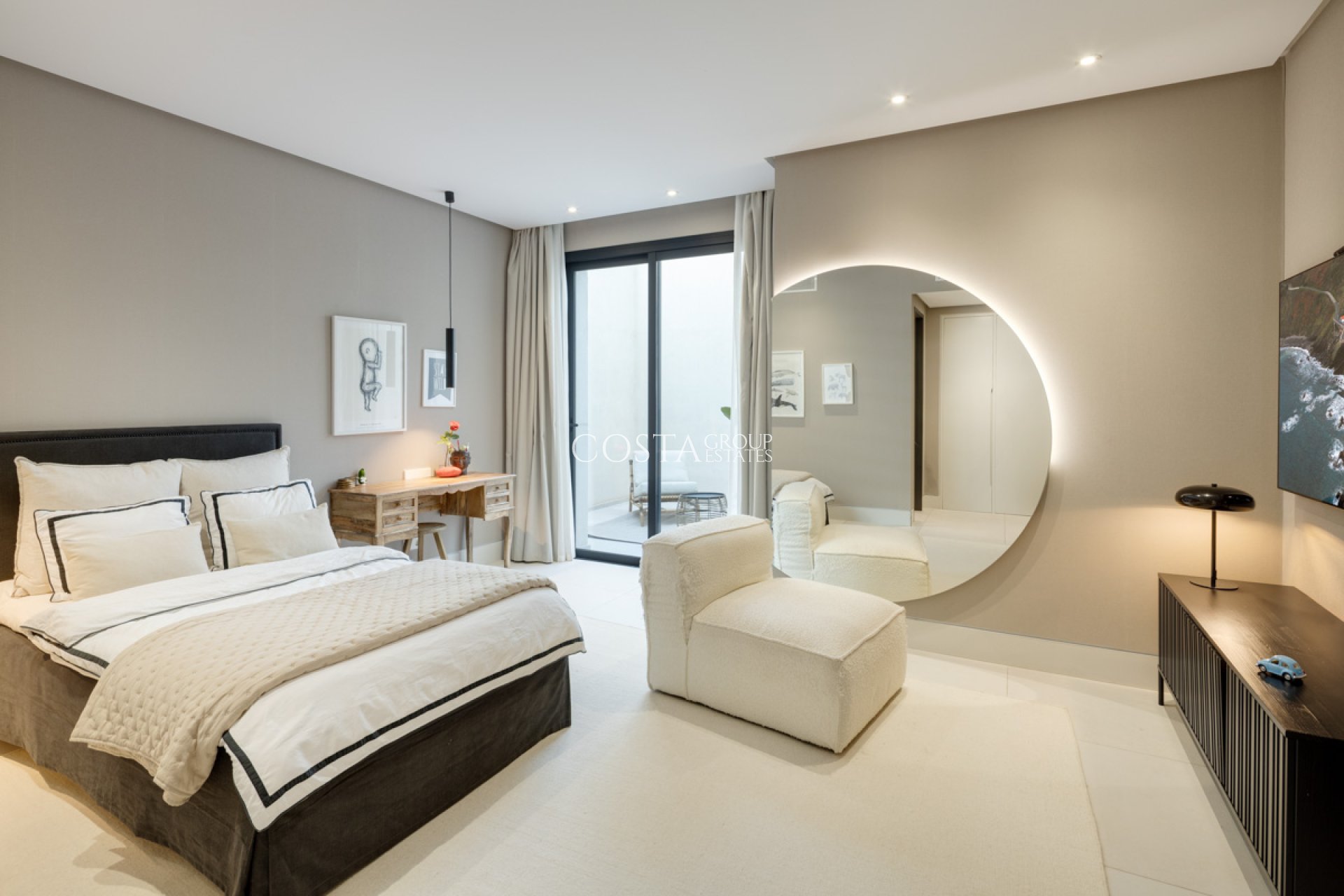 Nowy budynek - Willa -
Marbella