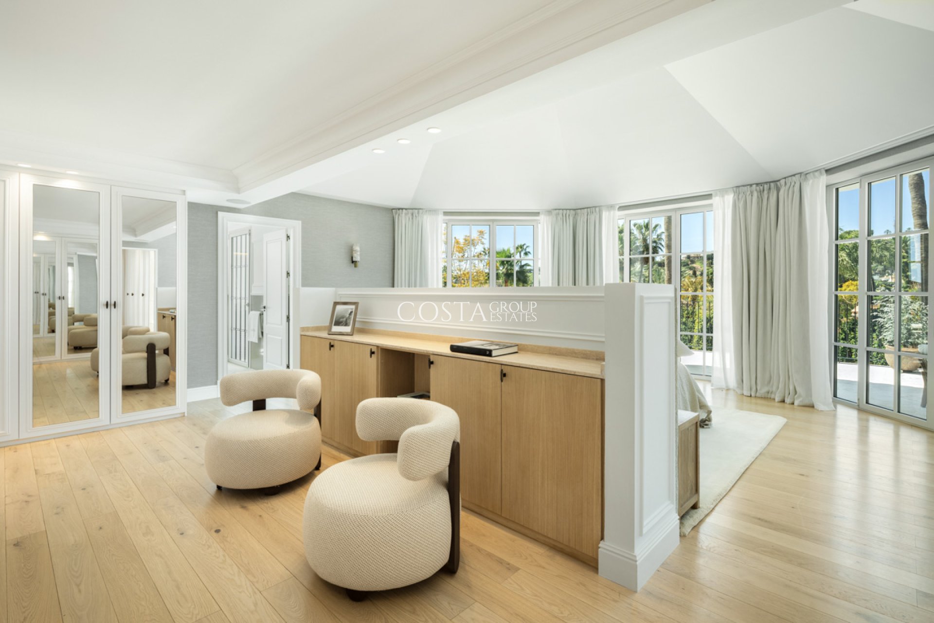 Nowy budynek - Willa -
Marbella