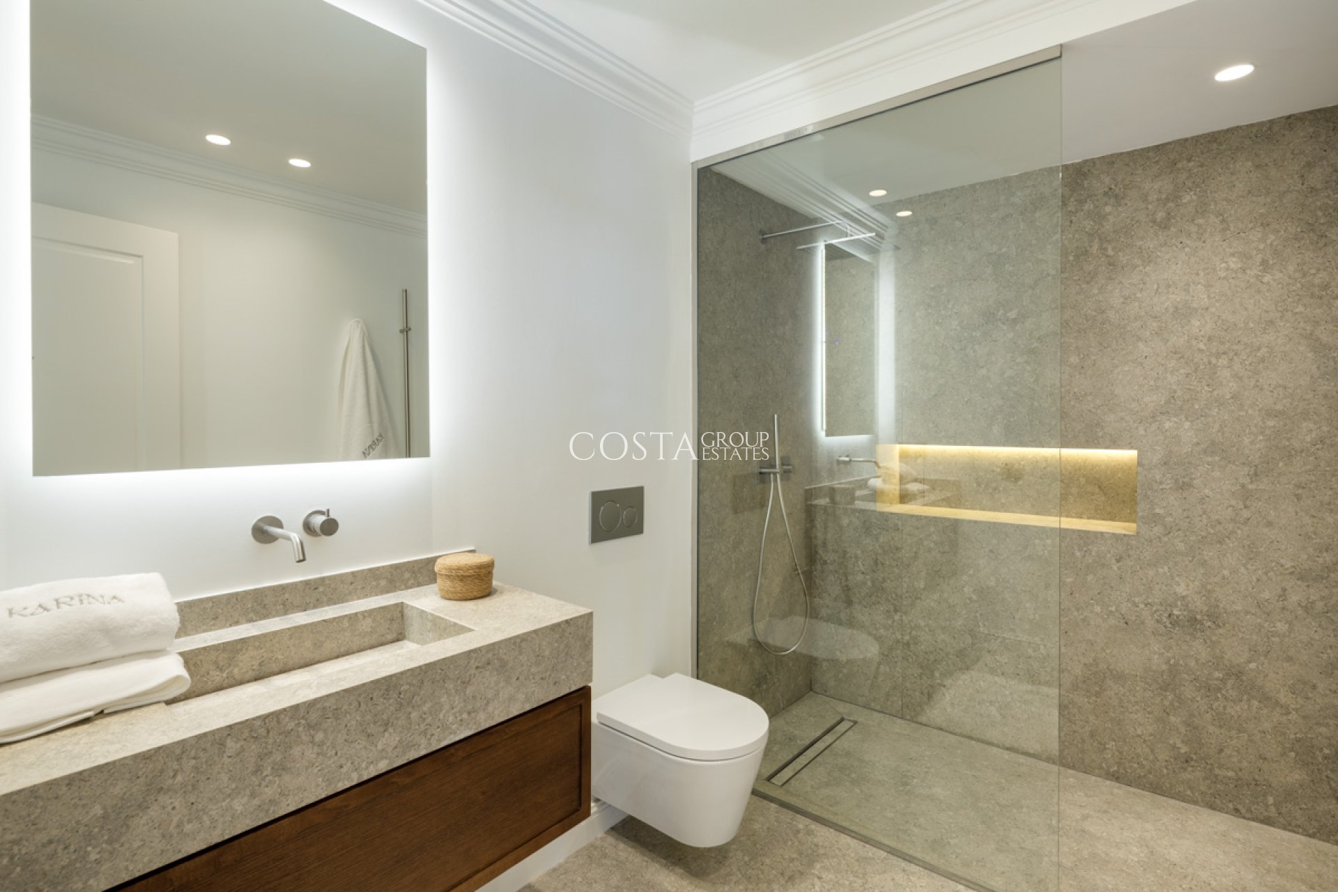 Nowy budynek - Willa -
Marbella