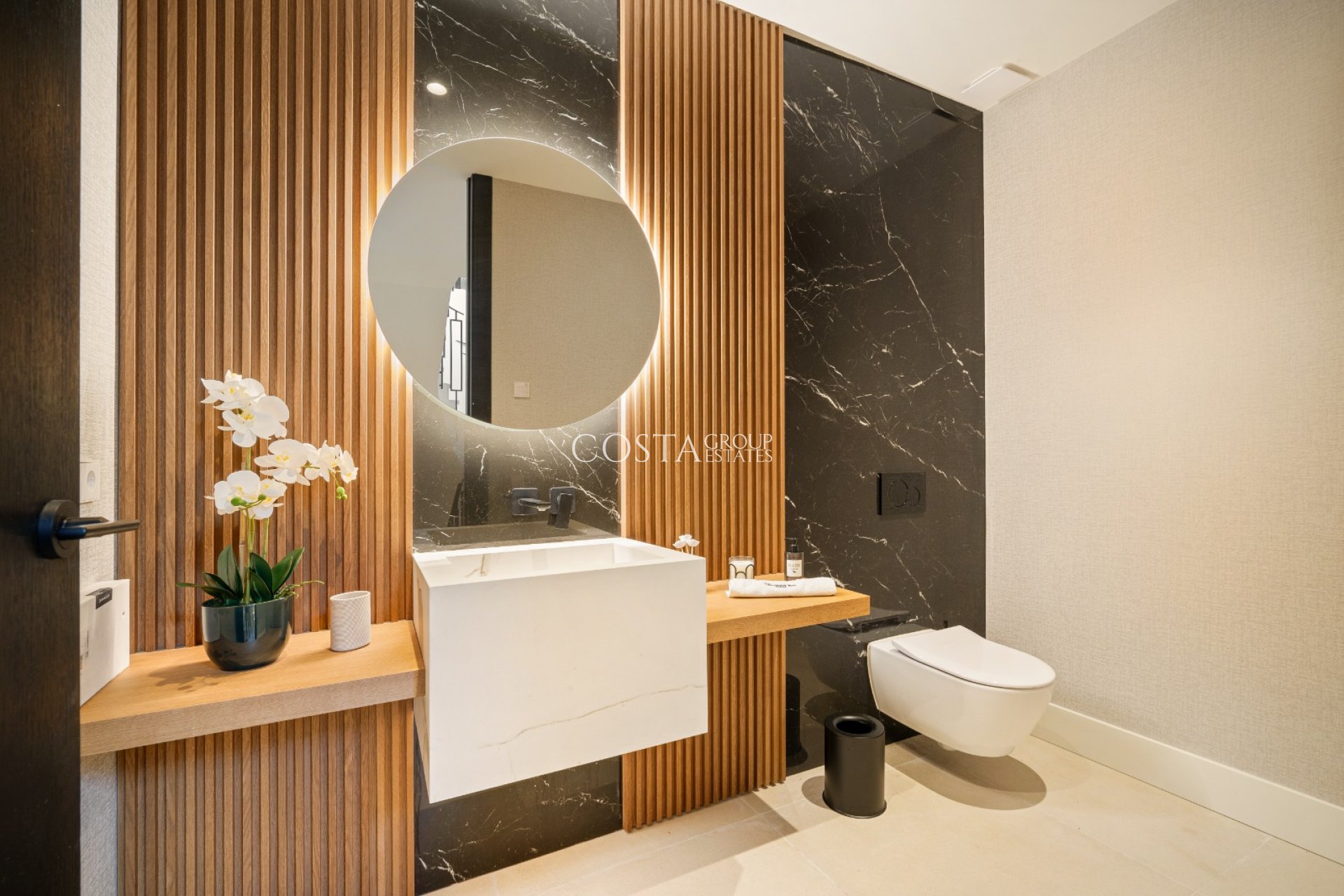 Nowy budynek - Willa -
Marbella