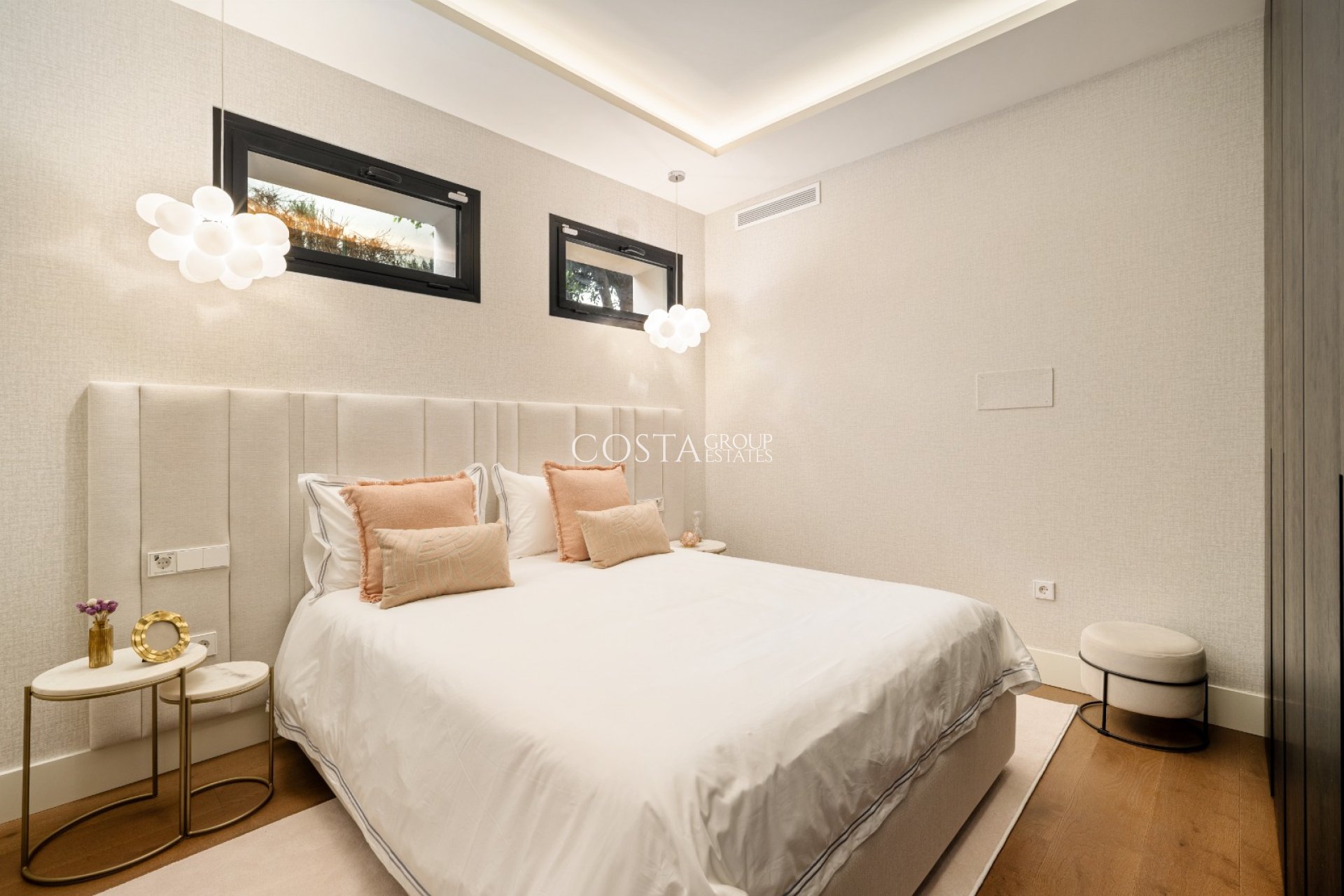 Nowy budynek - Willa -
Marbella