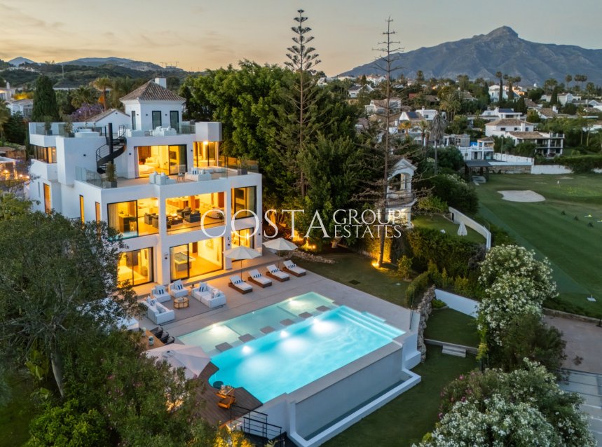 Nowy budynek - Willa -
Marbella