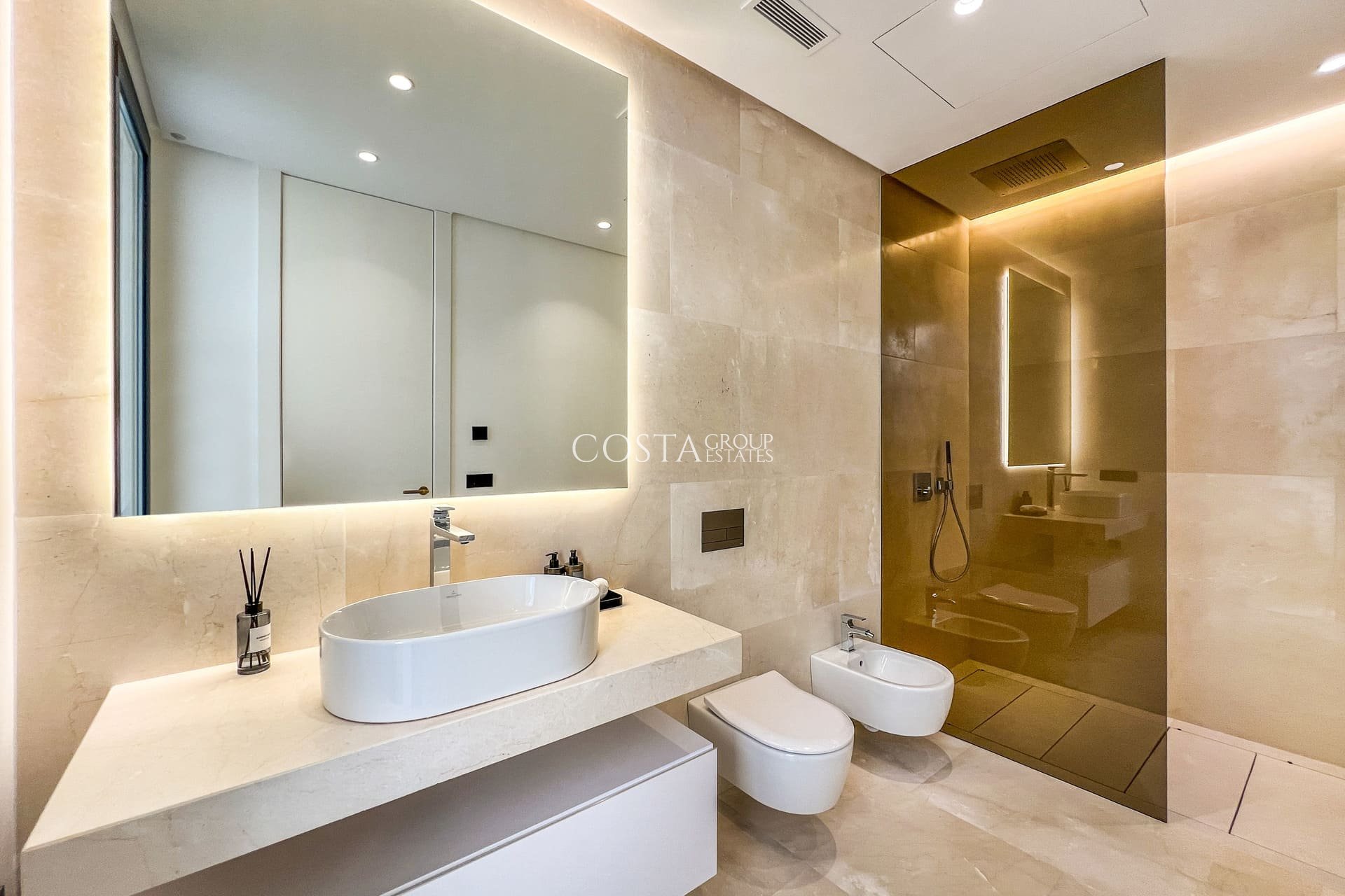 Nowy budynek - Willa -
Marbella