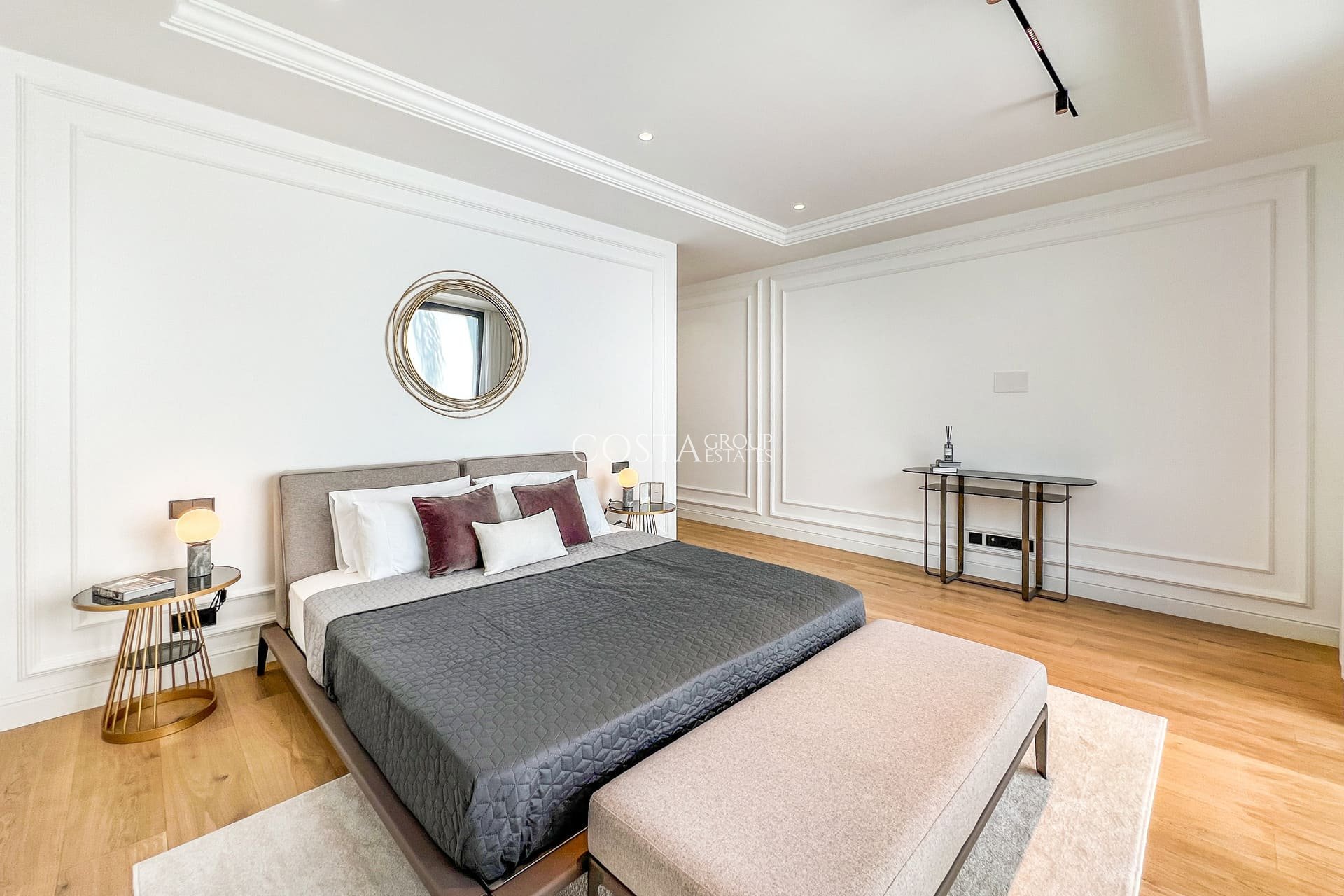 Nowy budynek - Willa -
Marbella