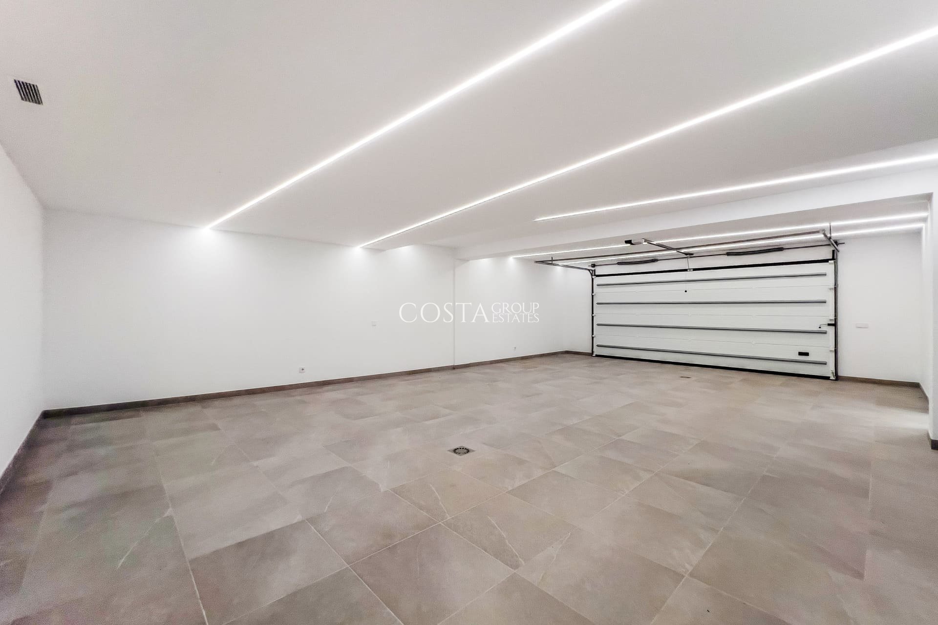 Nowy budynek - Willa -
Marbella