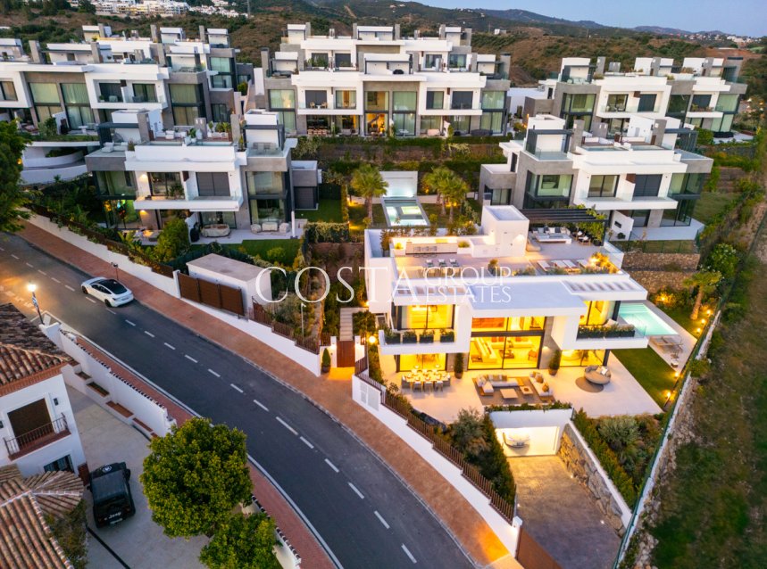 Nowy budynek - Willa -
Marbella