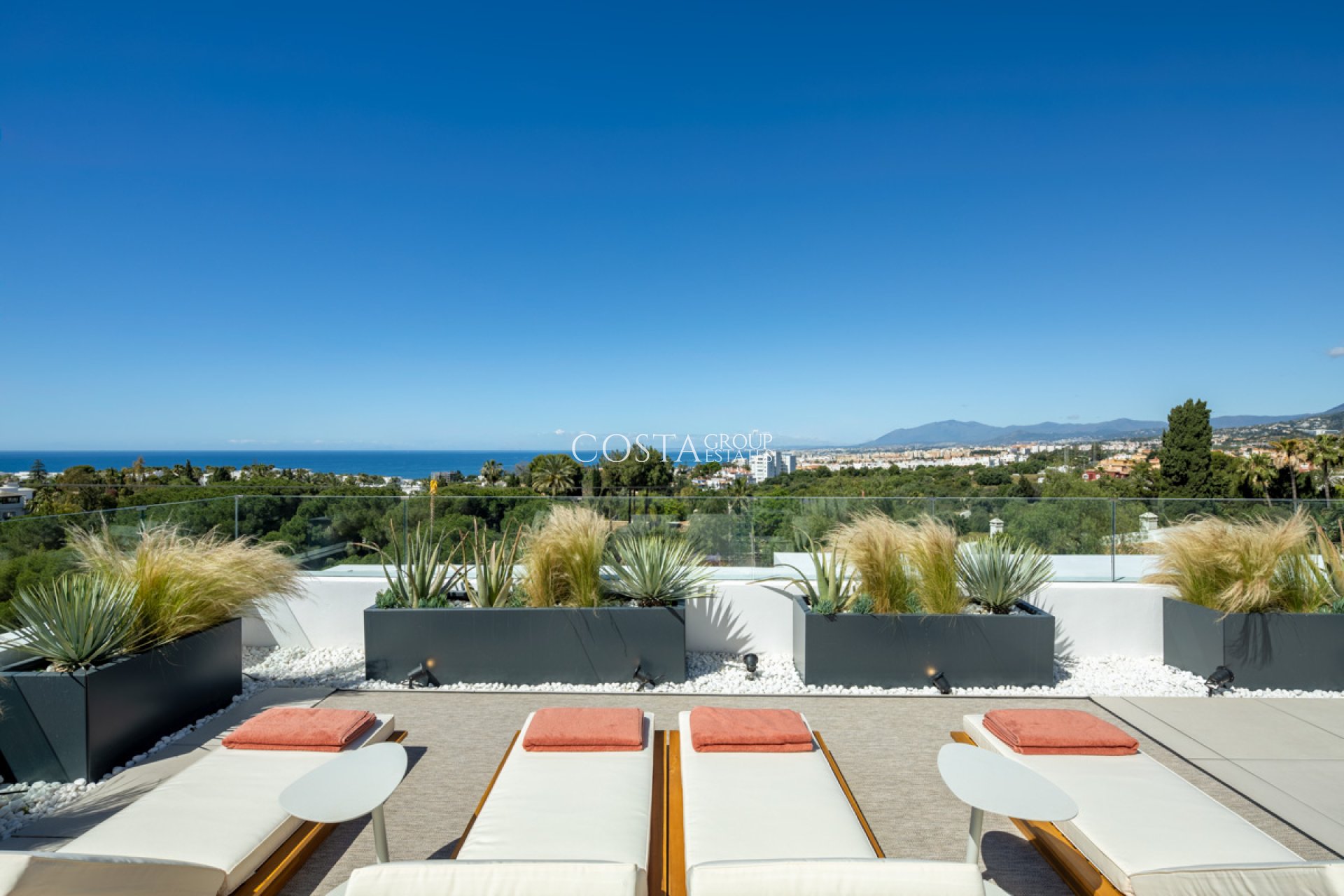 Nowy budynek - Willa -
Marbella