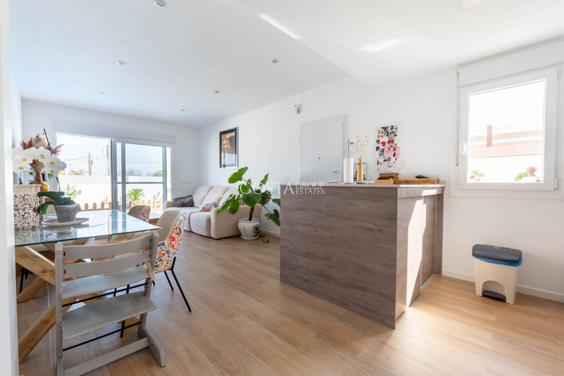 Nowy budynek - Willa -
Murcia