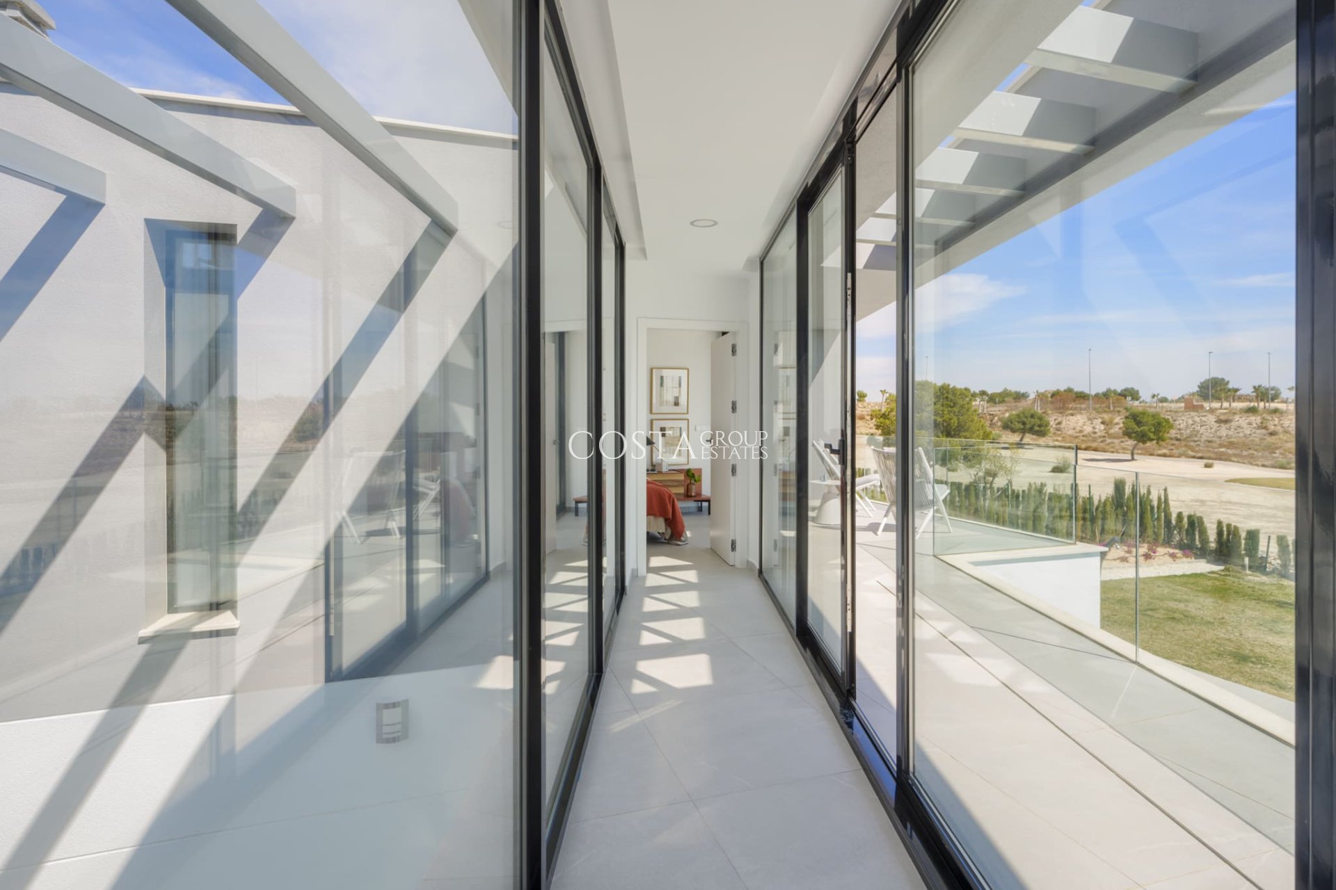 Nowy budynek - Willa -
Murcia