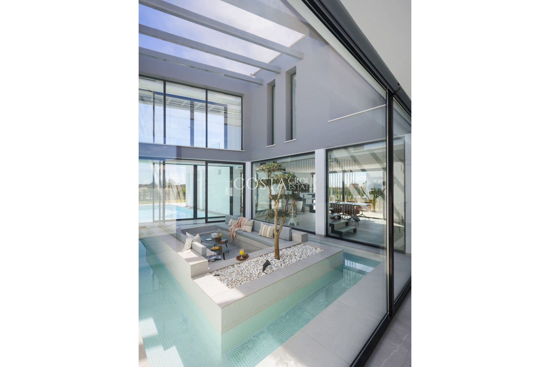 Nowy budynek - Willa -
Murcia