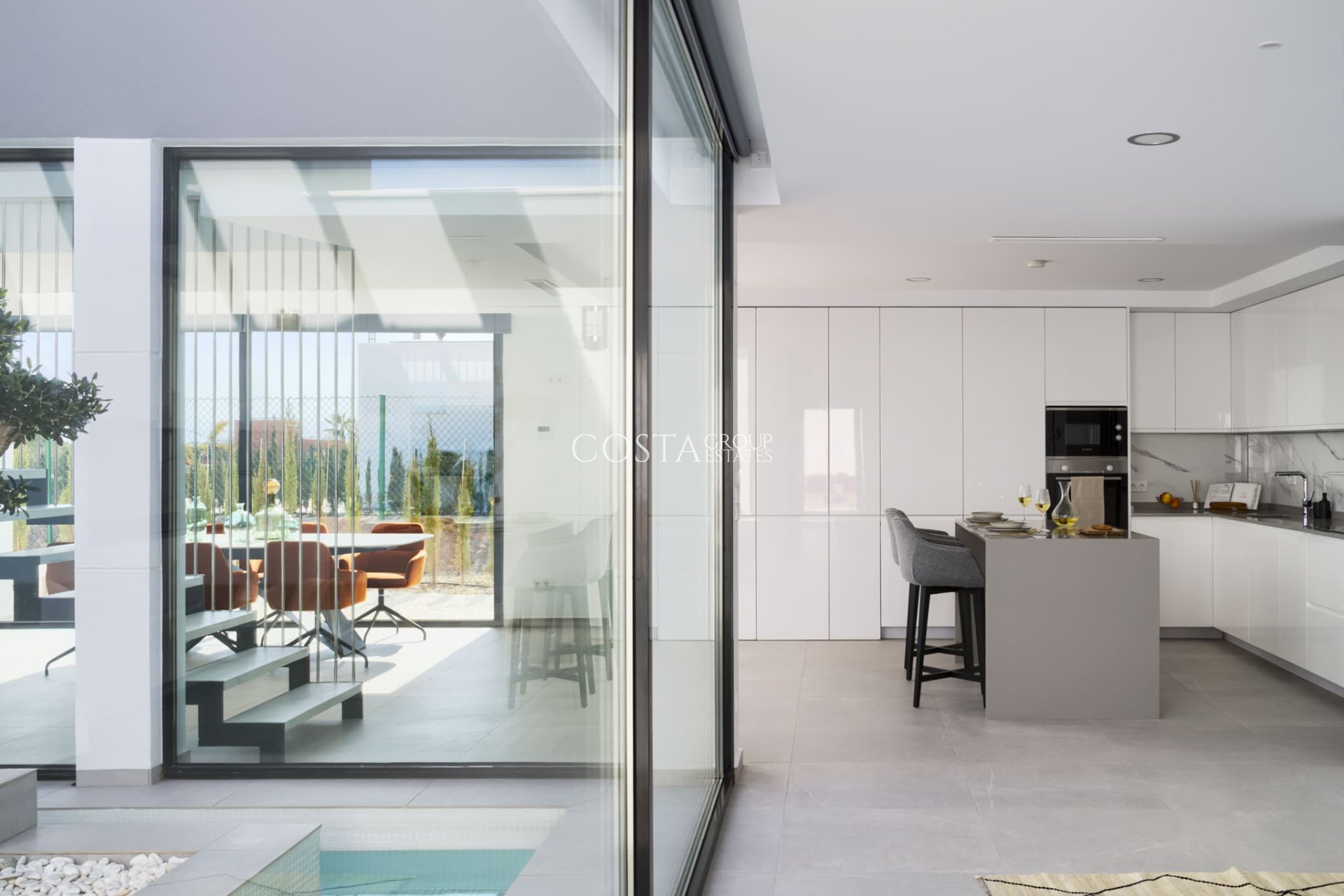 Nowy budynek - Willa -
Murcia