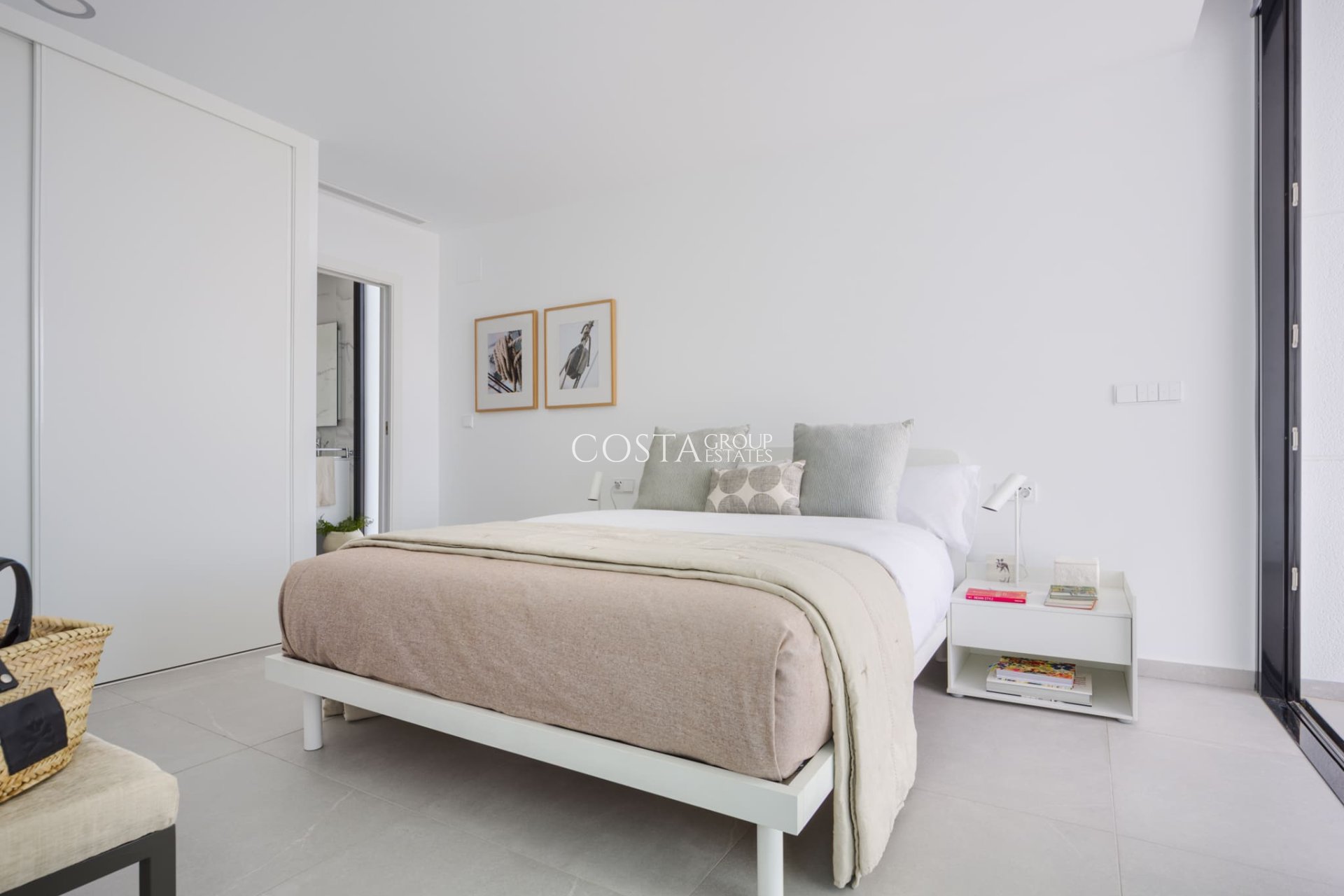 Nowy budynek - Willa -
Murcia