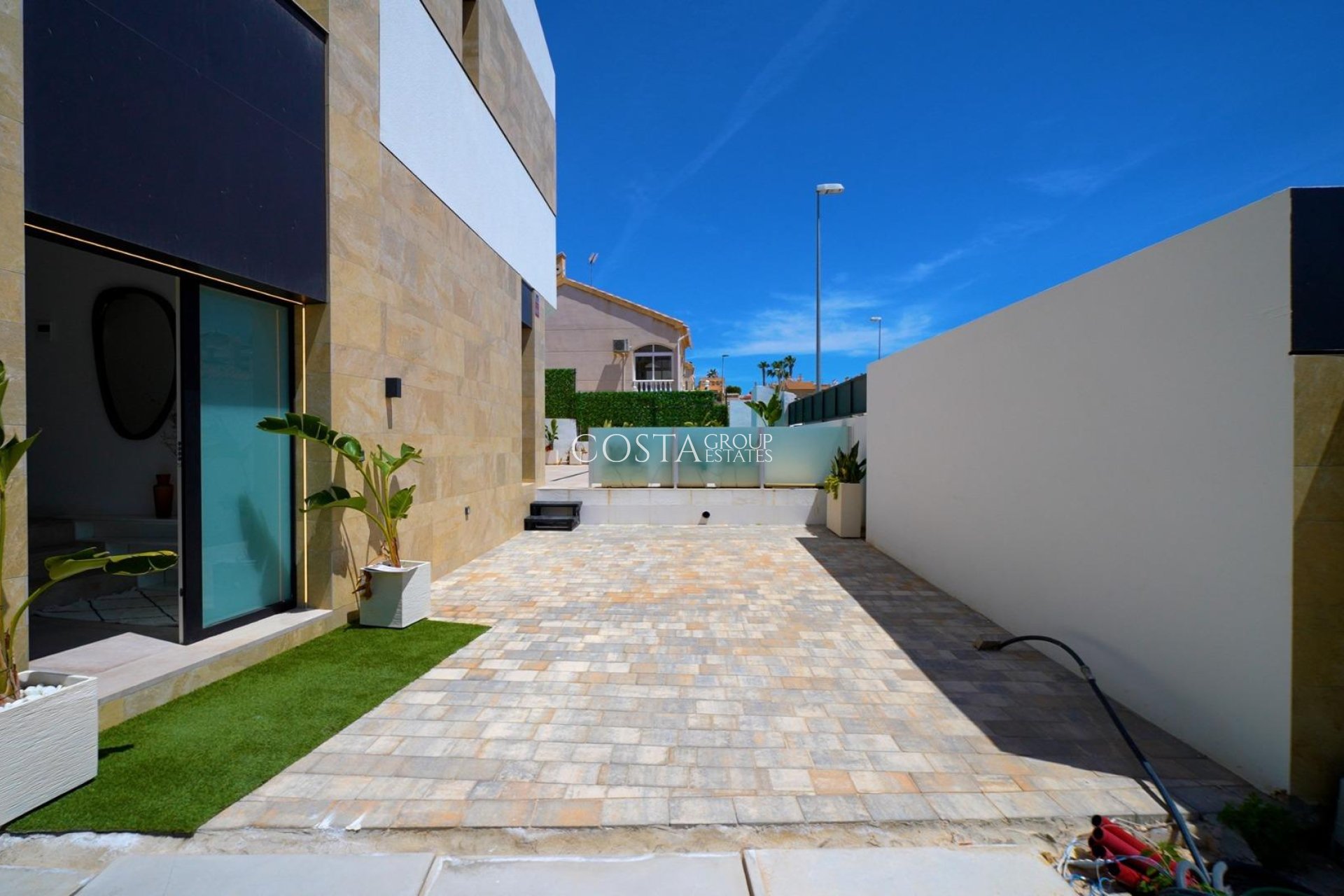 Nowy budynek - Willa -
Orihuela Costa - Los Altos