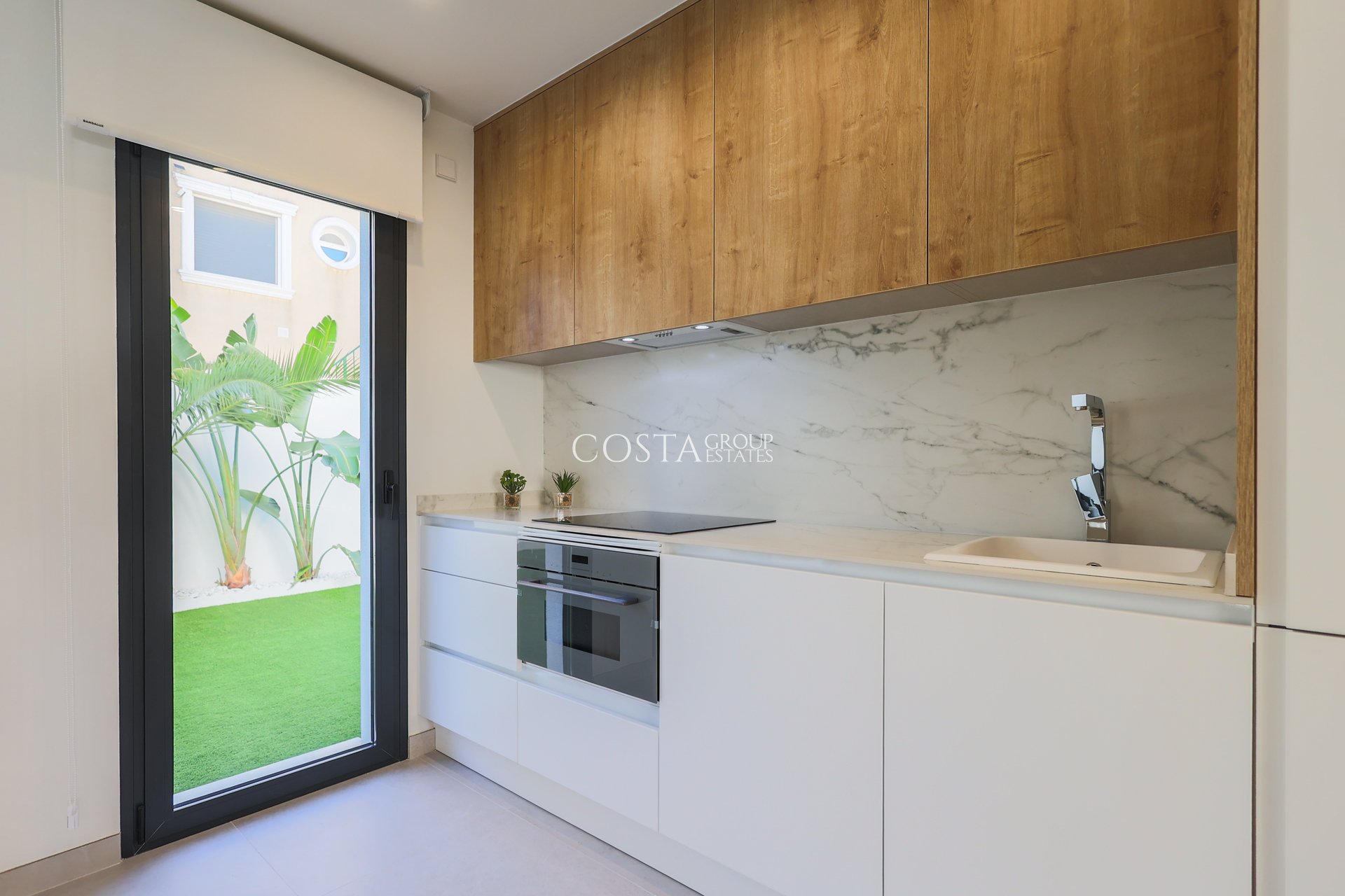 Nowy budynek - Willa -
Orihuela Costa