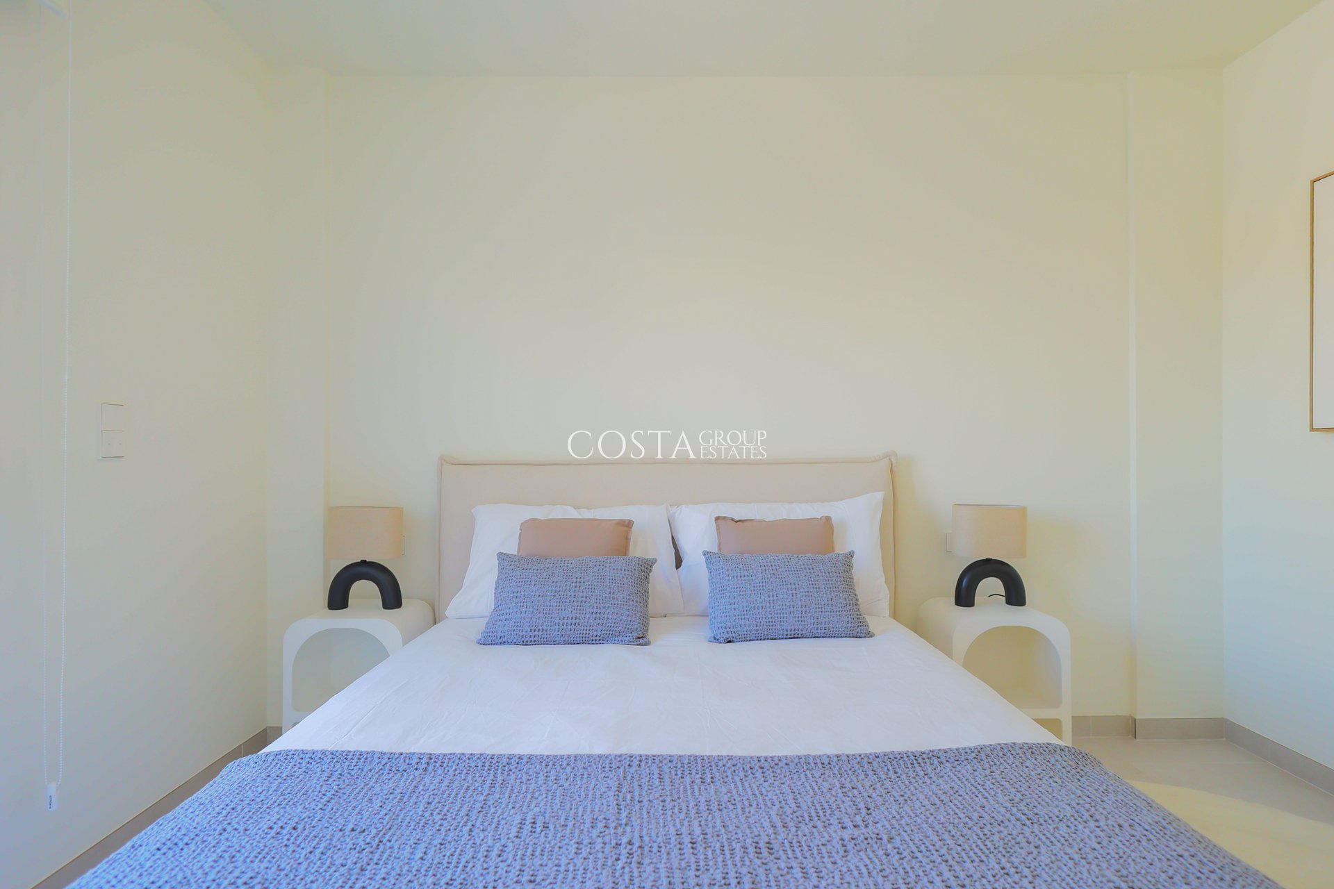 Nowy budynek - Willa -
Orihuela Costa