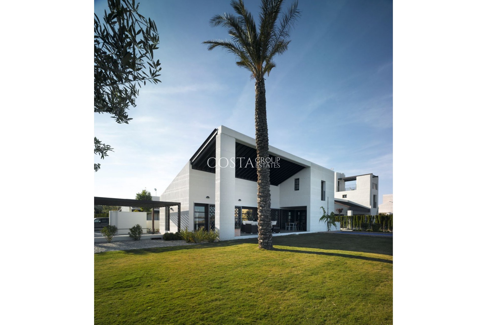 Nowy budynek - Willa -
Peraleja Golf