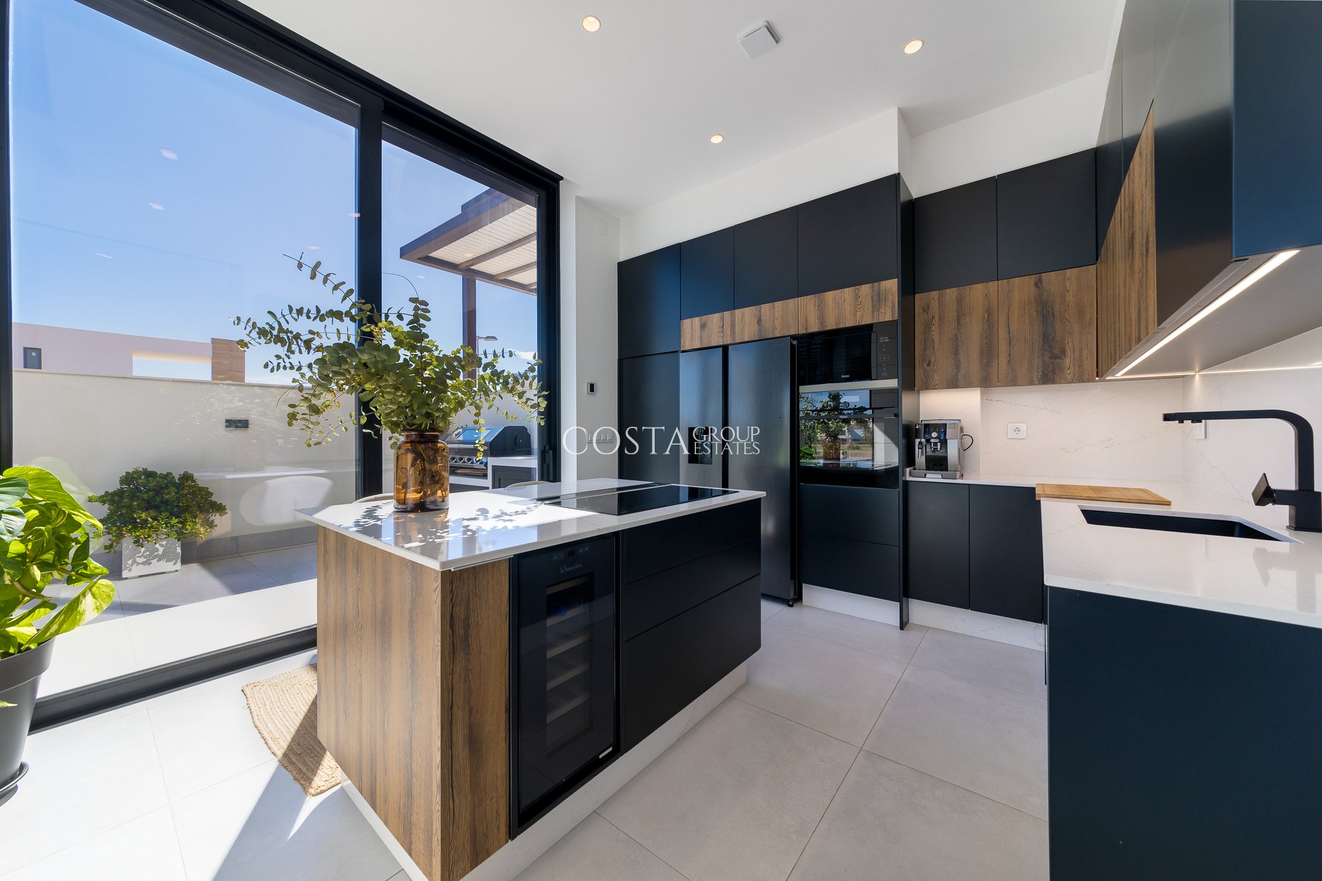 Nowy budynek - Willa -
Pilar de la Horadada - Pilar De La Horadada