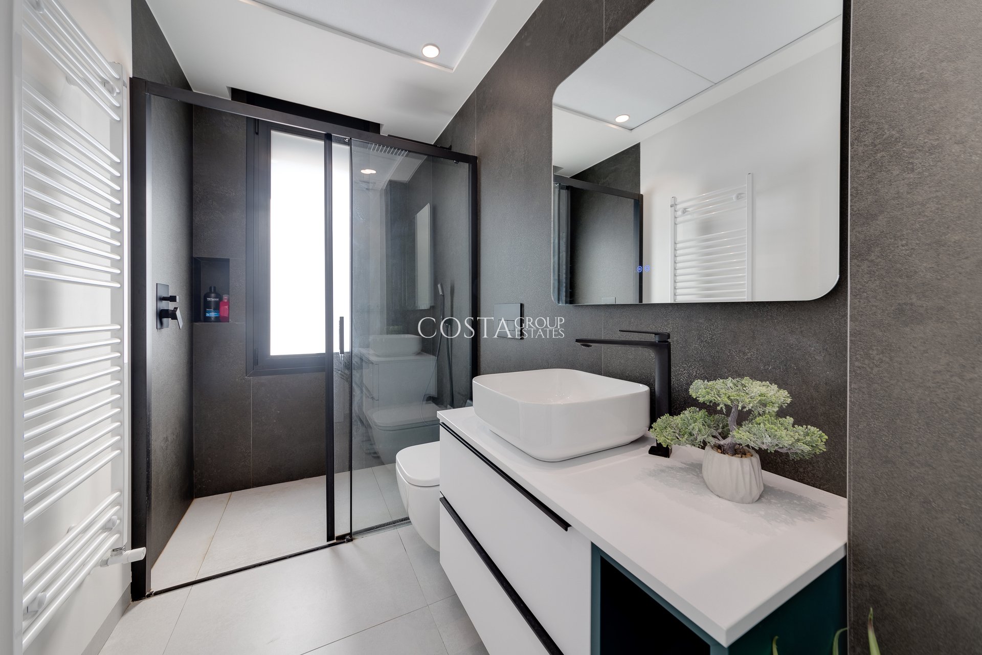 Nowy budynek - Willa -
Pilar de la Horadada - Pilar De La Horadada