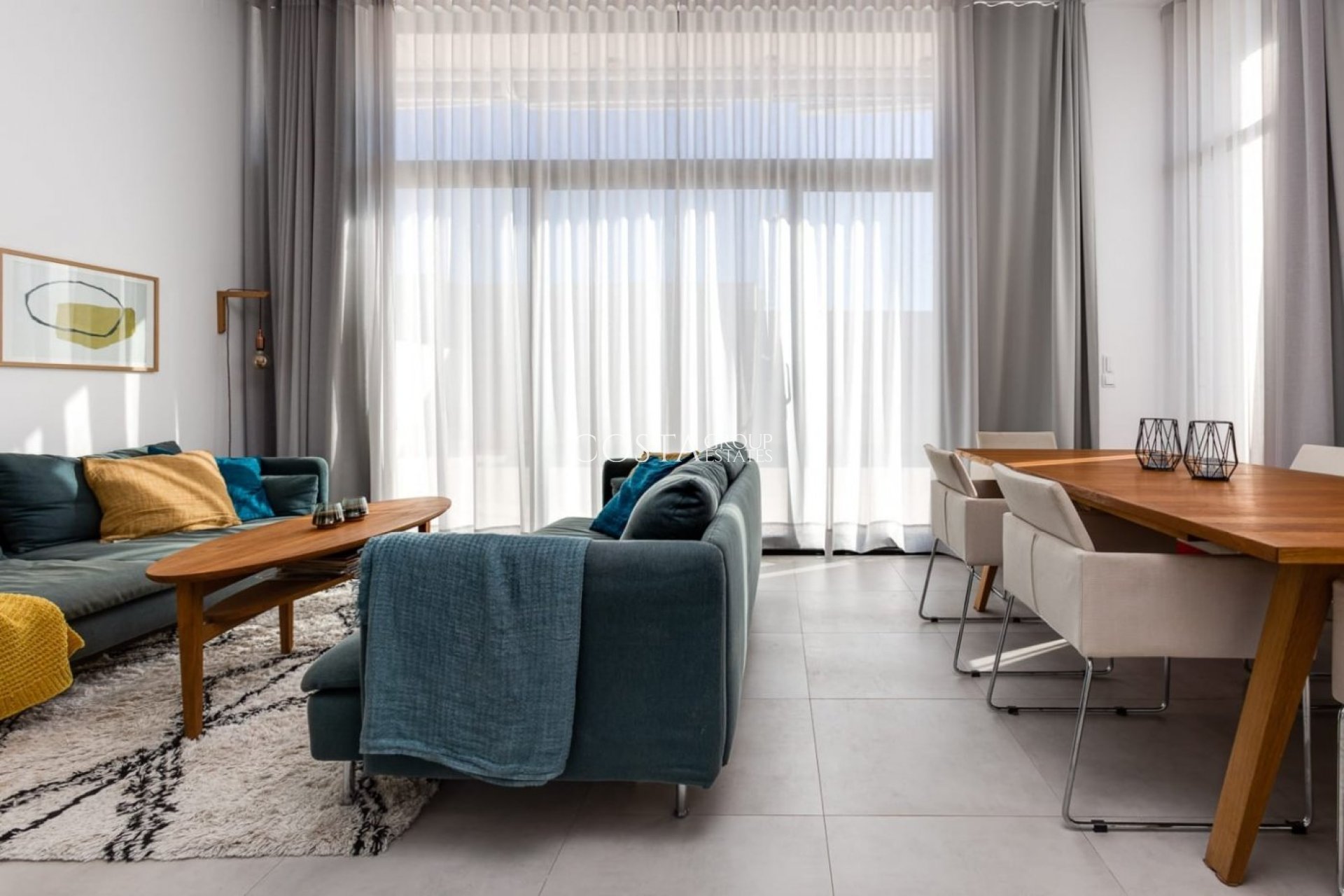 Nowy budynek - Willa -
Pilar de la Horadada - pueblo