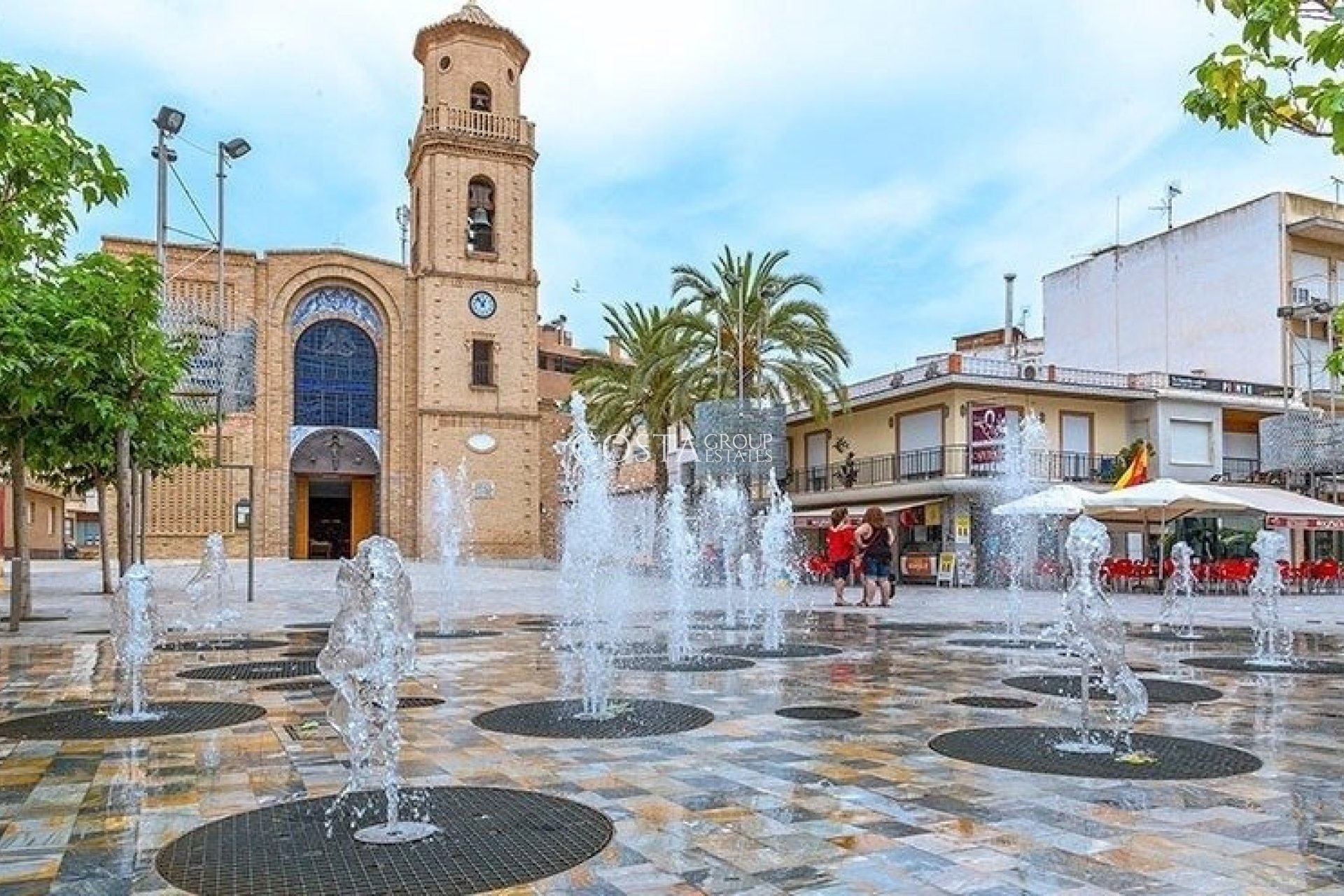 Nowy budynek - Willa -
Pilar de la Horadada - pueblo