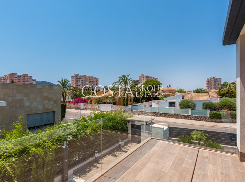 Nowy budynek - Willa -
Playa Paraiso