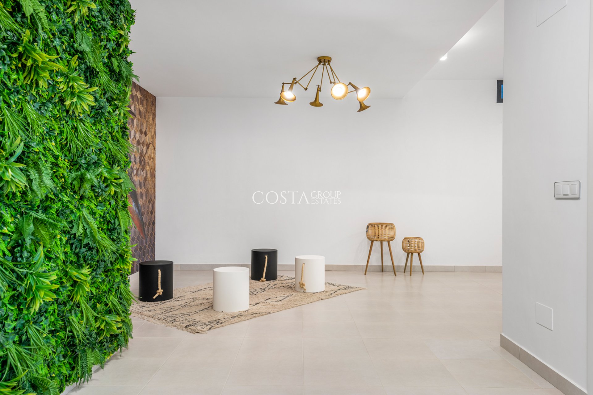 Nowy budynek - Willa -
Playa Paraiso