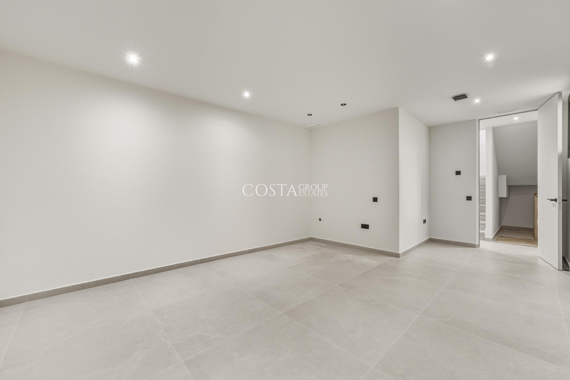 Nowy budynek - Willa -
Polop - La Alberca