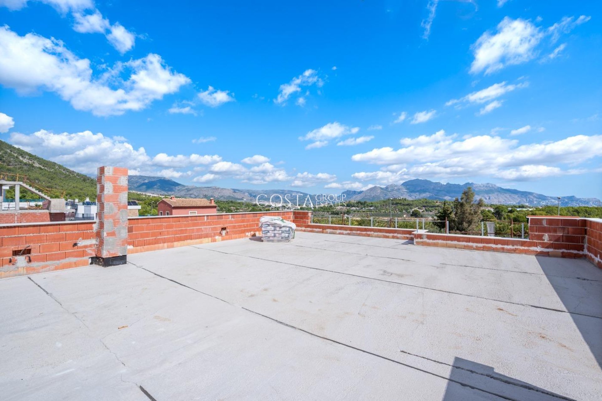 Nowy budynek - Willa -
Polop - Novapolop