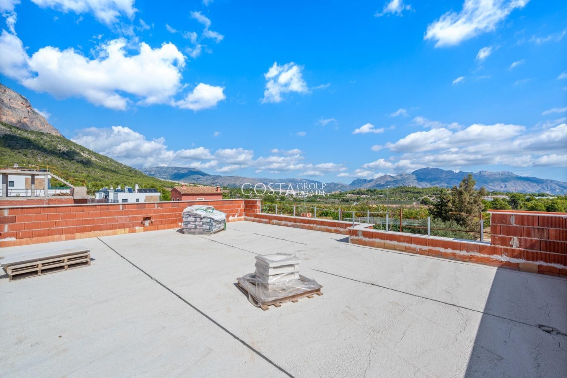 Nowy budynek - Willa -
Polop - Novapolop