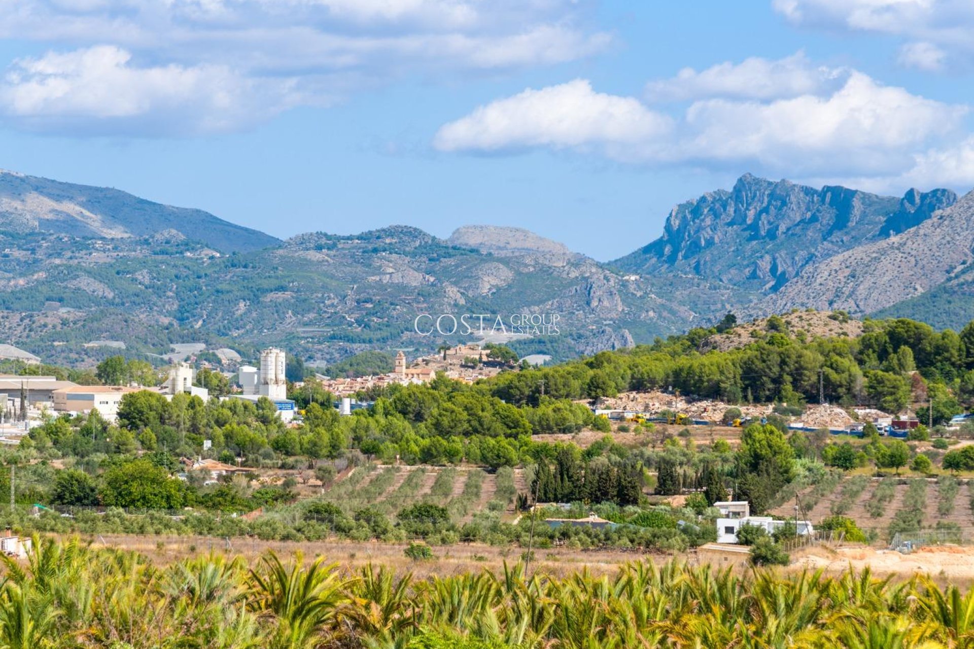 Nowy budynek - Willa -
Polop - Novapolop