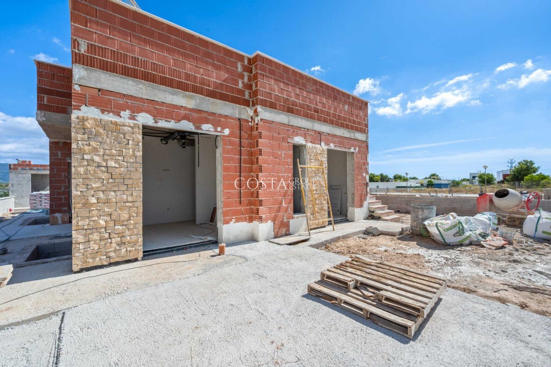 Nowy budynek - Willa -
Polop - Novapolop