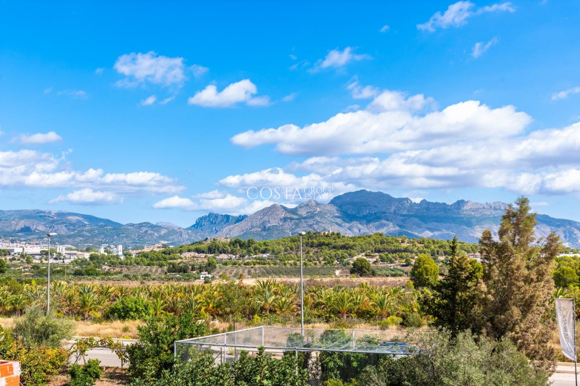 Nowy budynek - Willa -
Polop - Novapolop