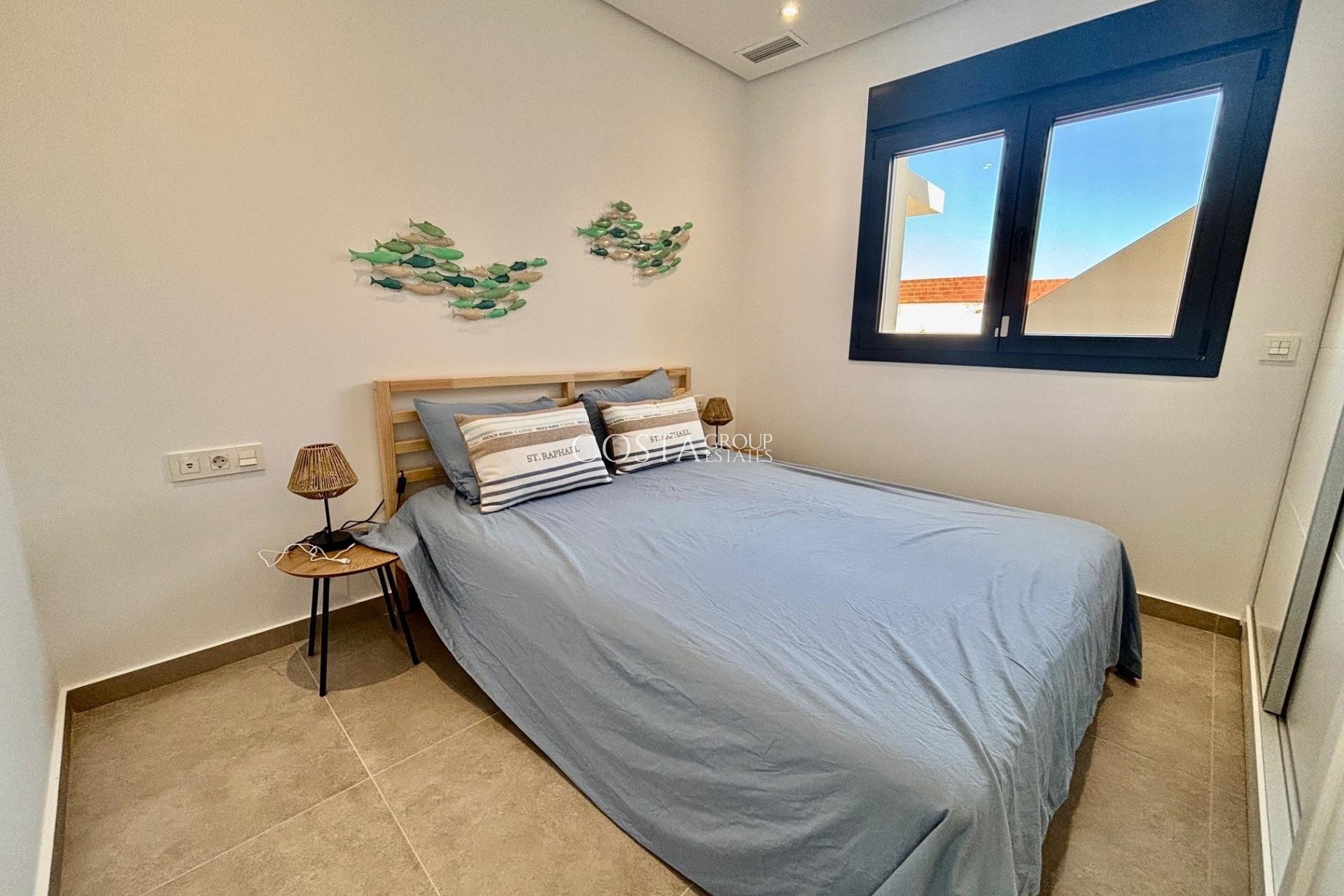 Nowy budynek - Willa -
Rafal - polideportivo